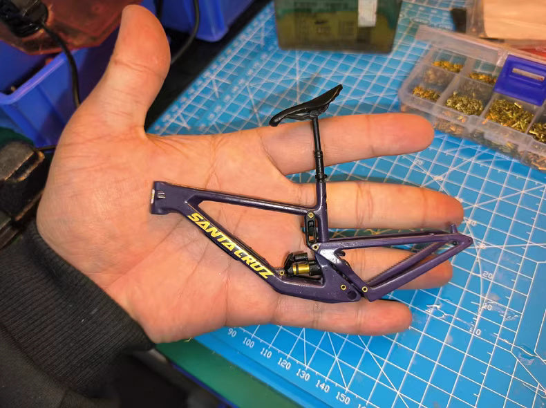 Santa Cruz Nomad Full Suspension MTB Scale Model | V10 Megatower Bullit Bronson Hightower 5010 Tallboy Chameleon Miniature Bike Model