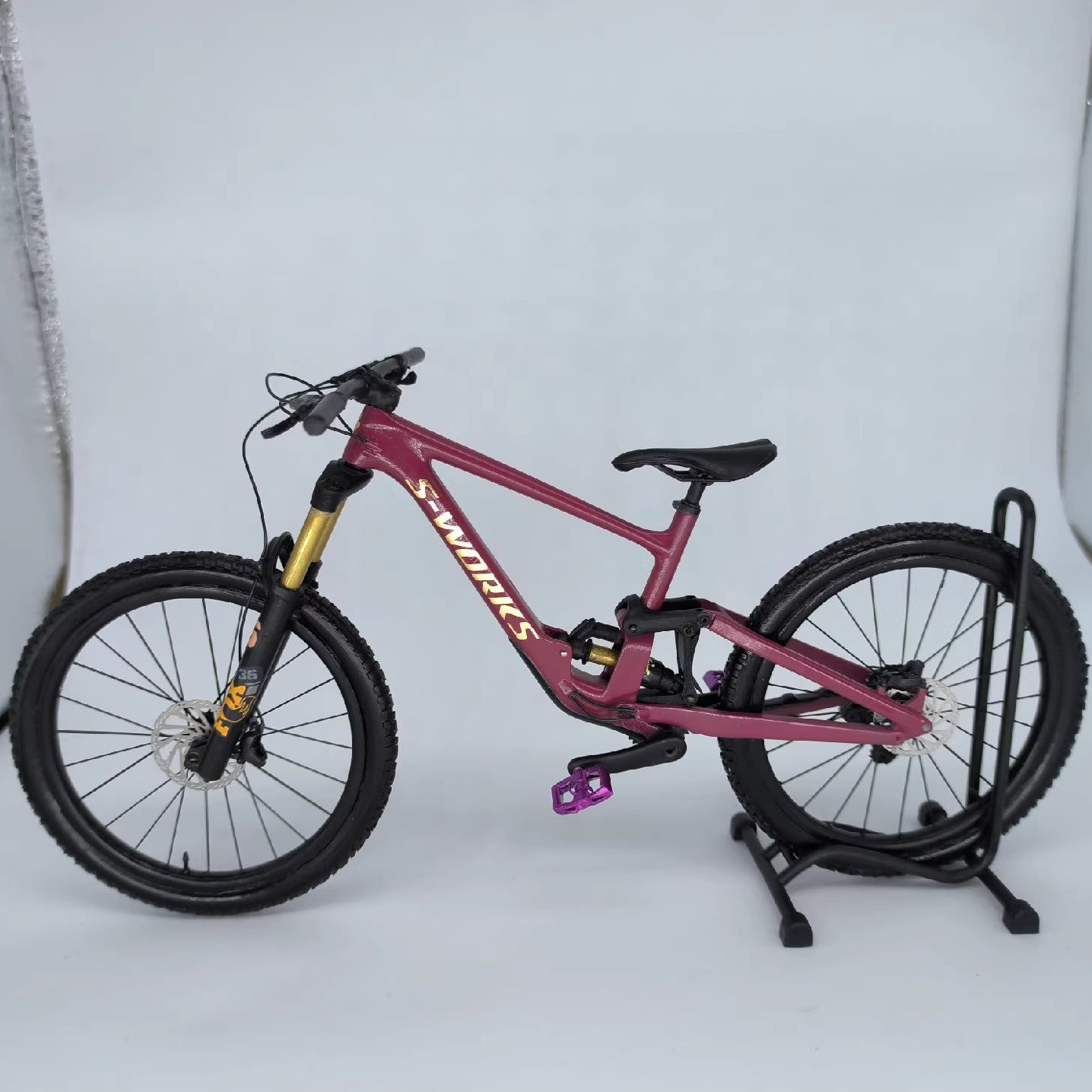 Santa Cruz Nomad Full Suspension MTB Scale Model | V10 Megatower Bullit Bronson Hightower 5010 Tallboy Chameleon Miniature Bike Model