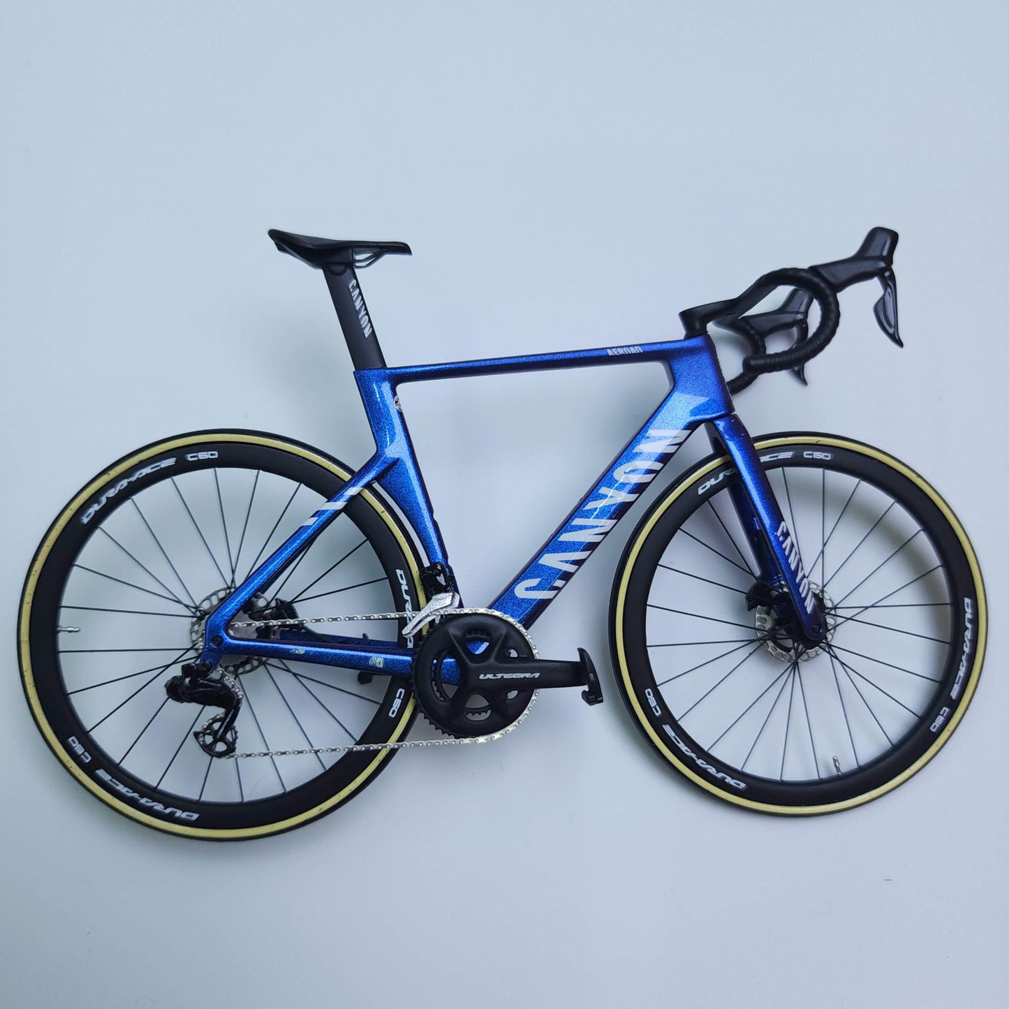 Canyon Aeroad CF SLX CFR Miniaturmodell 1:12 Rennrad | MVDP-Geschenk für deinen Partner oder dich selbst | Maßgeschneidertes, äußerst realistisches Modell