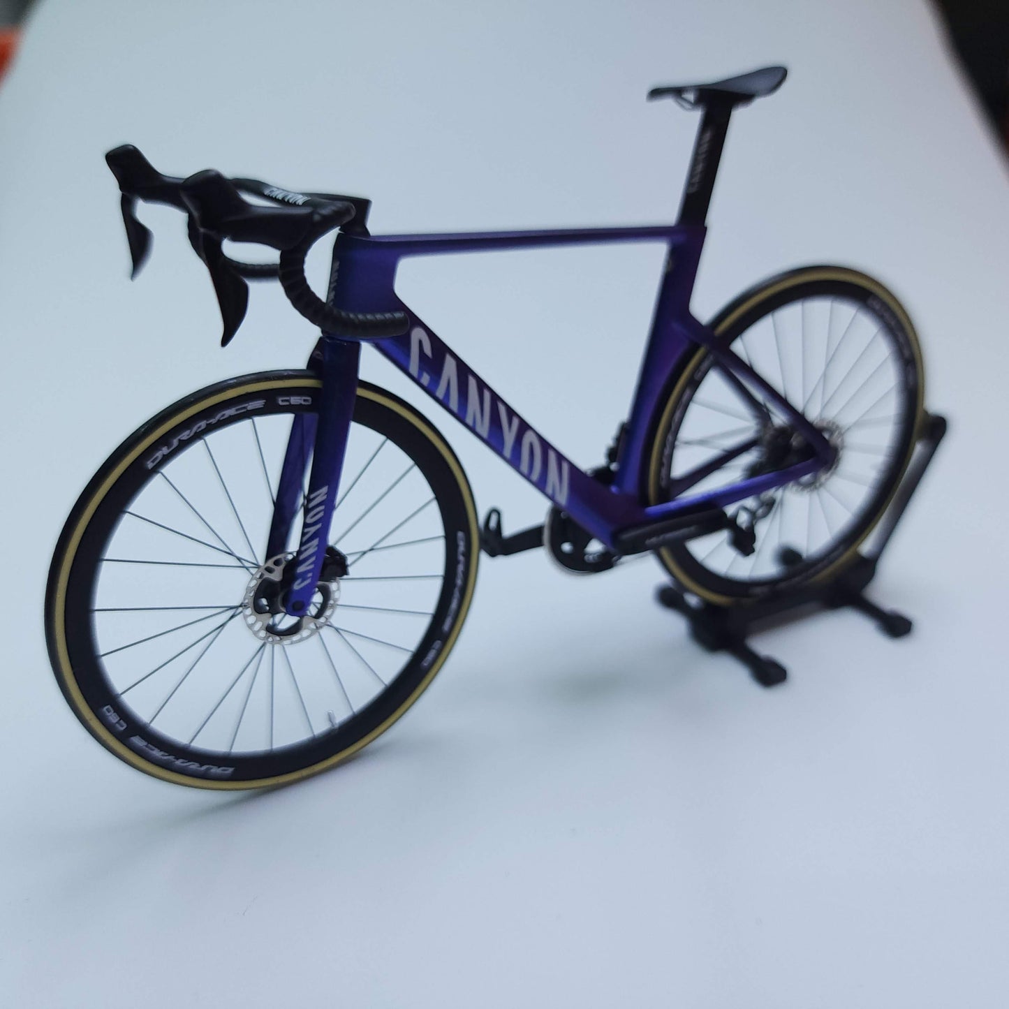 Canyon Aeroad CF SLX CFR ミニチュア モデル 1:12 ロードバイク | MVDP 友人や自分自身へのギフト |スケールモデル オーダーメイド 超リアル