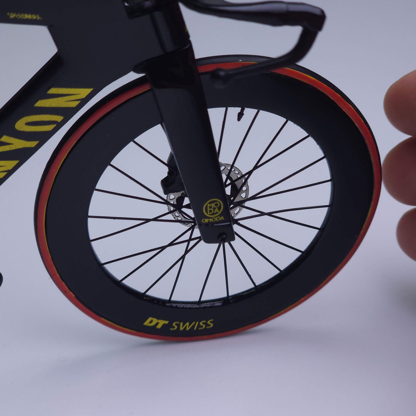 Canyon Aeroad CF SLX CFR ミニチュア モデル 1:12 ロードバイク | MVDP 友人や自分自身へのギフト |スケールモデル オーダーメイド 超リアル