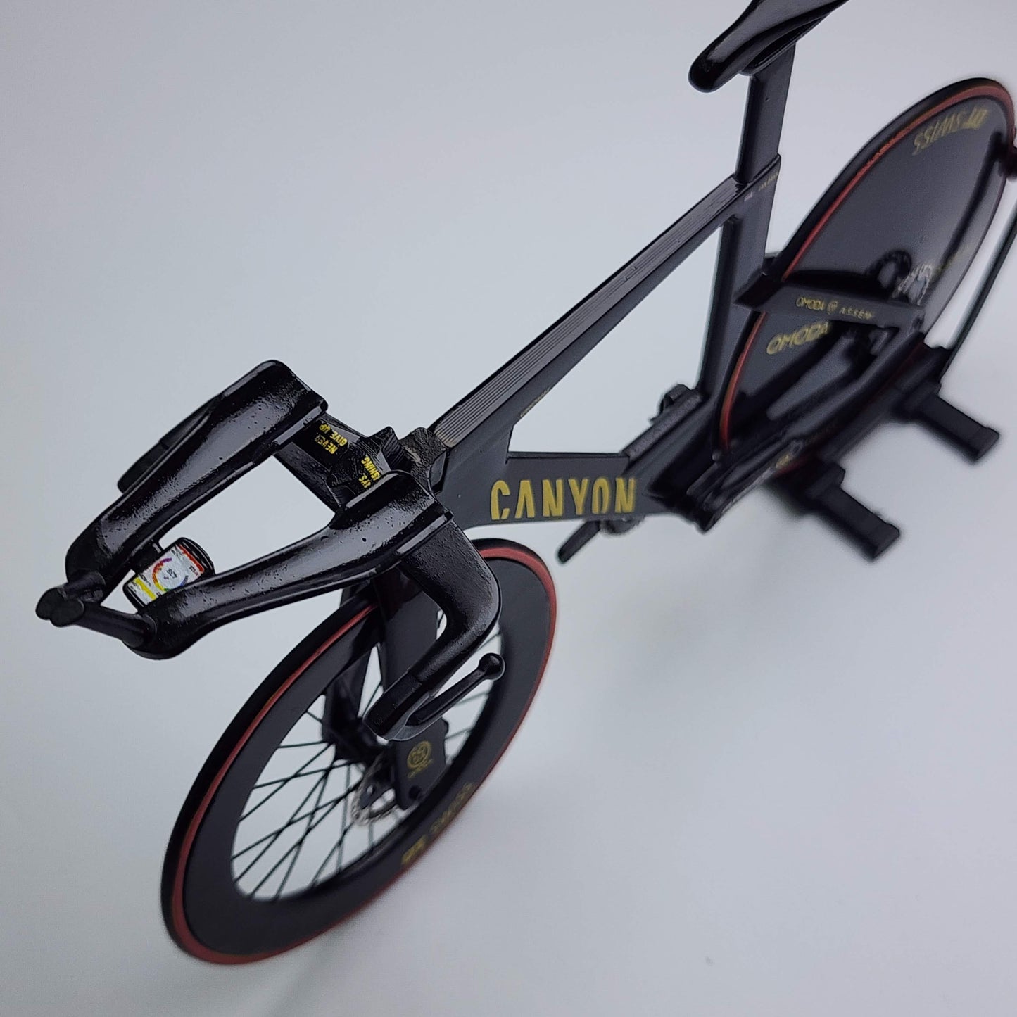 Canyon Aeroad CF SLX CFR ミニチュア モデル 1:12 ロードバイク | MVDP 友人や自分自身へのギフト |スケールモデル オーダーメイド 超リアル