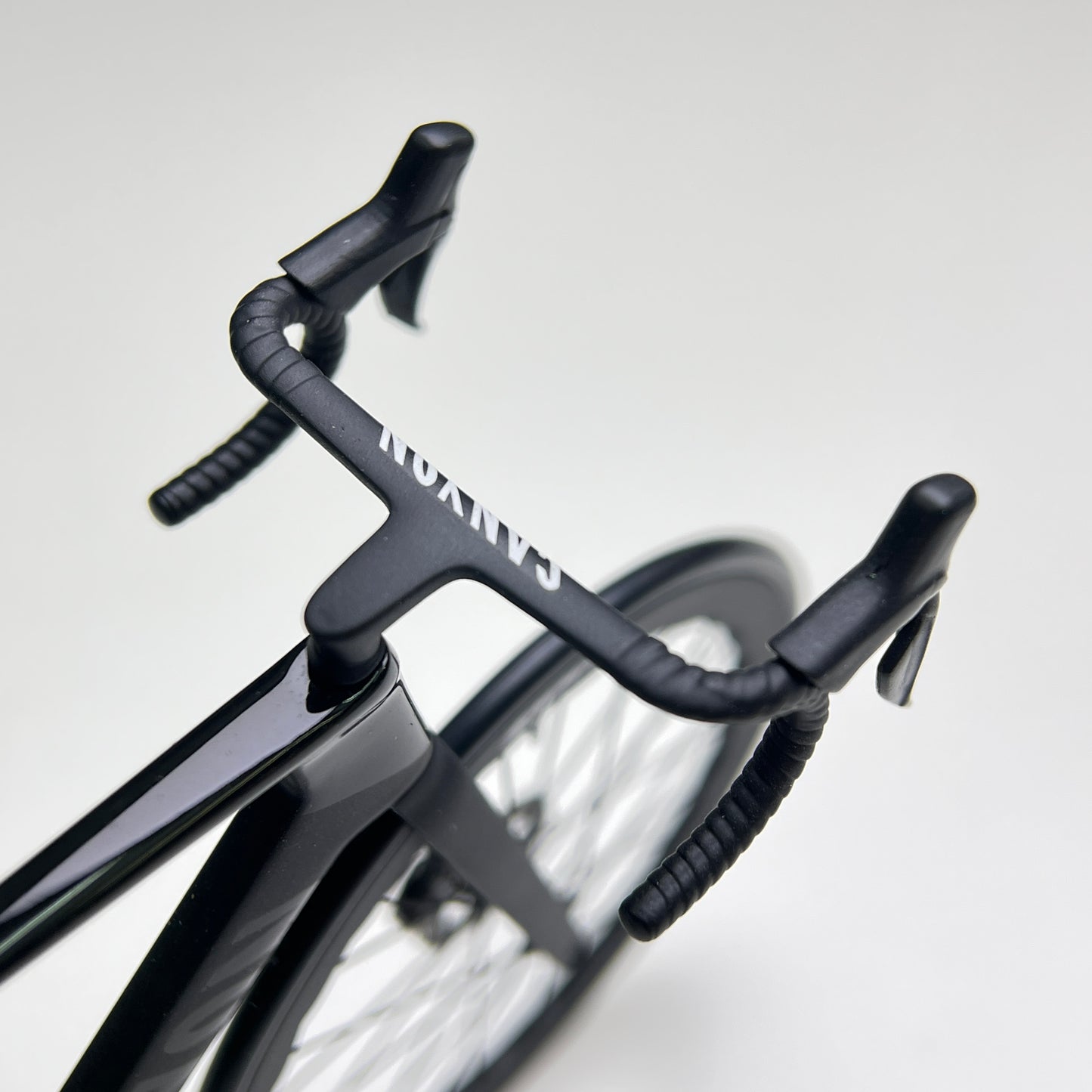 Canyon Aeroad CF SLX CFR Miniaturmodell 1:12 Rennrad | MVDP-Geschenk für deinen Partner oder dich selbst | Maßgeschneidertes, äußerst realistisches Modell