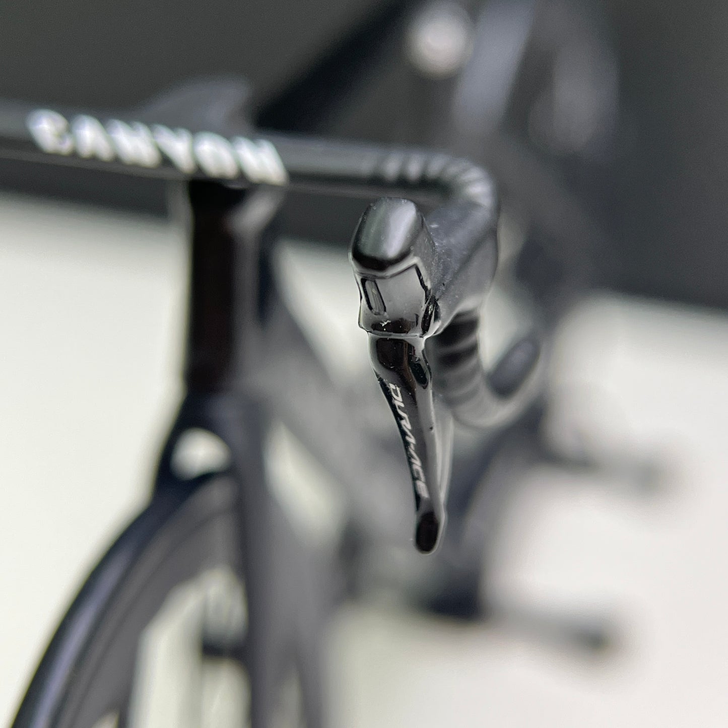 Canyon Aeroad CF SLX CFR Miniaturmodell 1:12 Rennrad | MVDP-Geschenk für deinen Partner oder dich selbst | Maßgeschneidertes, äußerst realistisches Modell