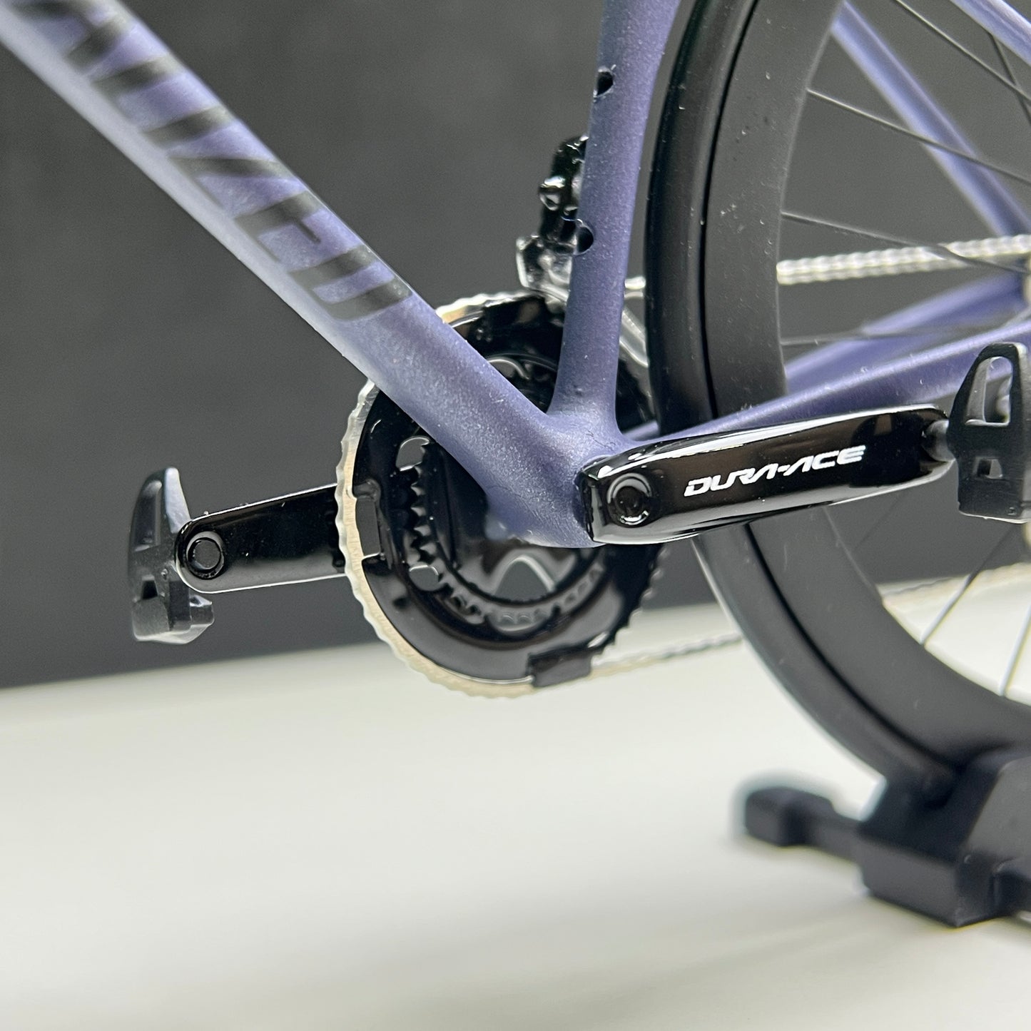 Specialized Miniatures Modell 1:12 Sworks SL7 SL8 Venge Aethos Rennrad | Geschenk für Ihren Partner oder sich selbst. Maßstabsgetreues Modell
