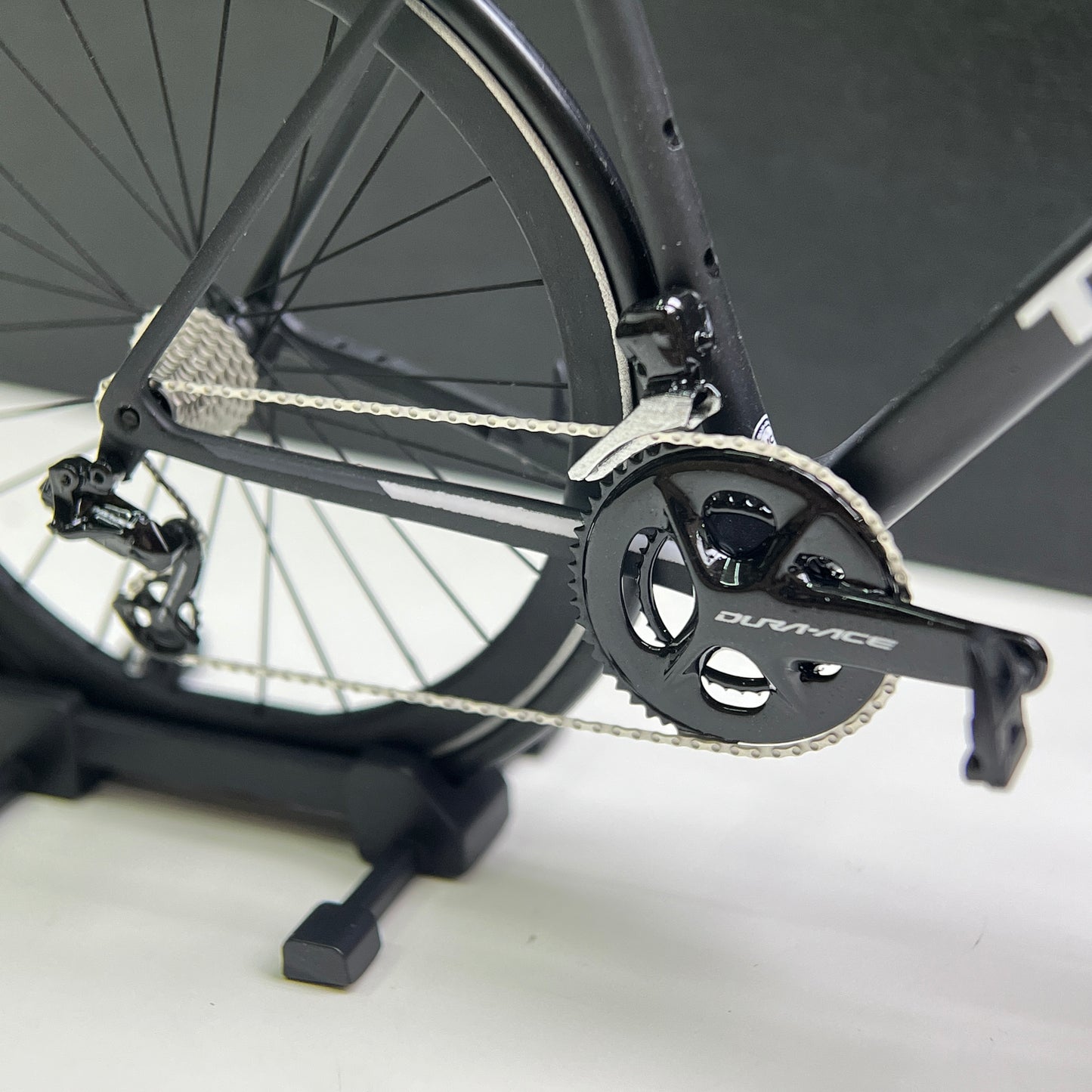 Trek Emonda ミニチュア モデル 1:12 ロードバイク |友人や自分自身へのギフト |スケールモデル |カスタムメイドの超リアル
