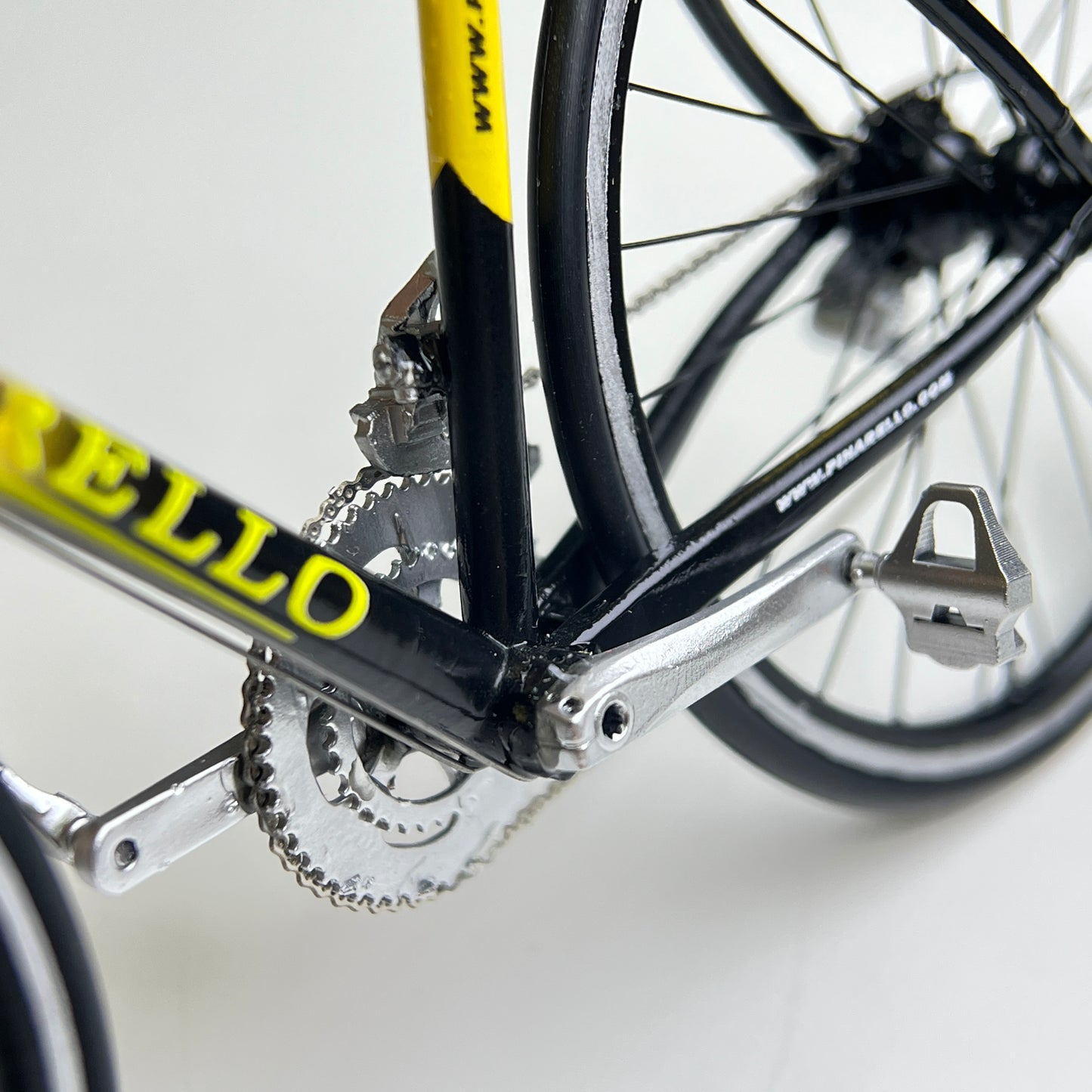 Pinarello Angliru Miniatures Model 1:12 Roadbike | Scale Model | Custom-Made Ultra Realistic