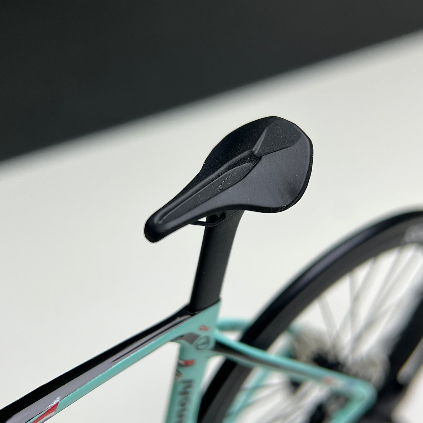 Bianchi Oltre XR4 Specialissima Miniatures Model 1:12 Roadbike | Scale Model | Custom-Made Ultra Realistic