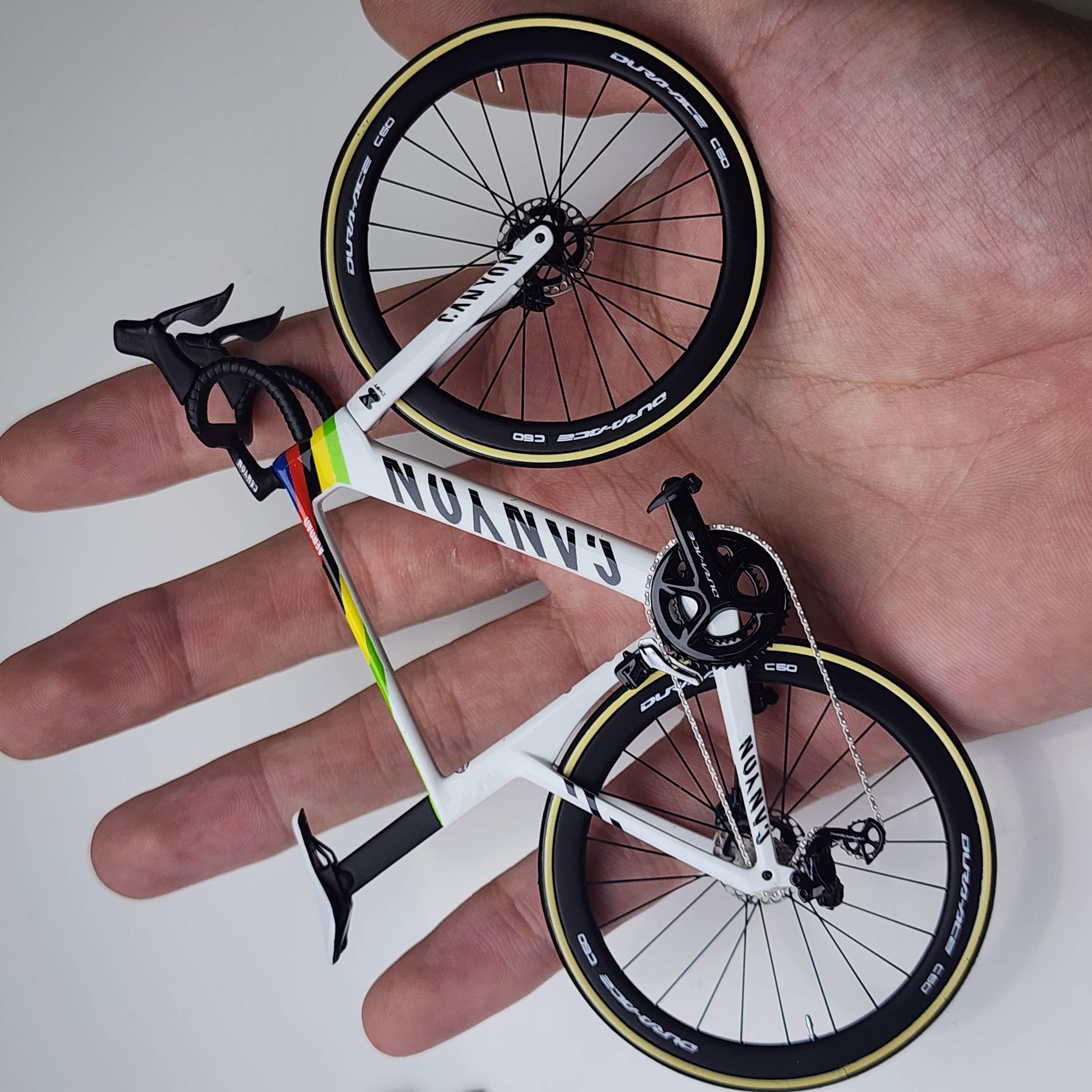Canyon Aeroad CF SLX CFR Miniaturmodell 1:12 Rennrad