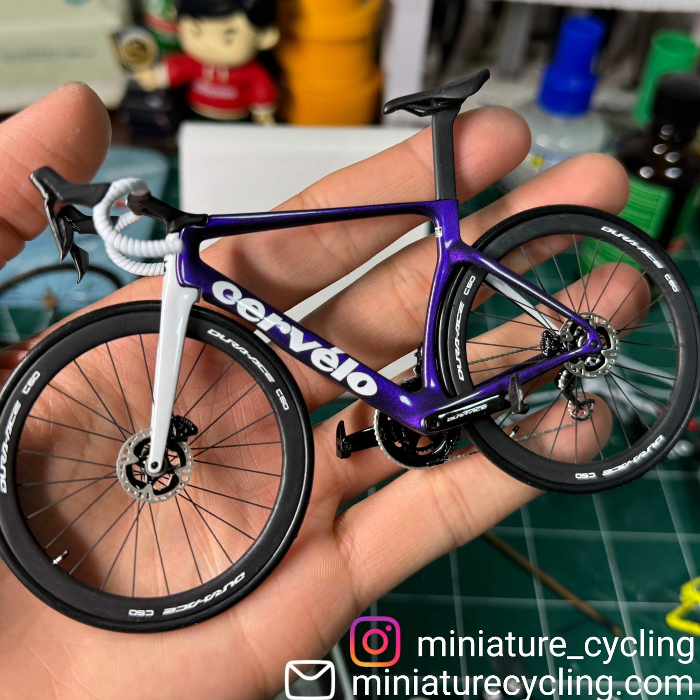 Cervelo S5 Miniaturas Modelo 1:12 Bicicleta de Carretera | Regalo Jumbo Visma para tu pareja o para ti mismo | Modelo a escala | Ultra realista hecho a medida