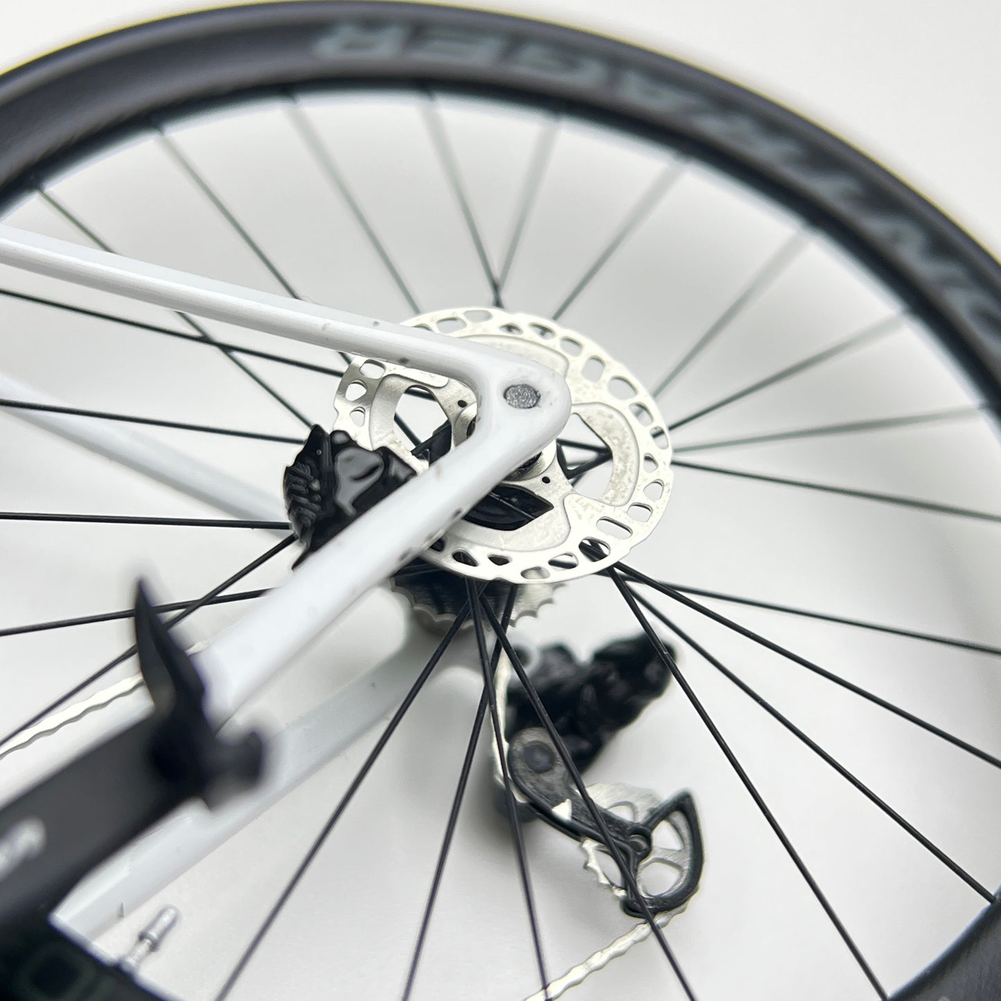 Trek Emonda SL 7 2022 White/Quick Silver Miniatures Roadbike Model 1:12  | Scale Models | Custom-Made
