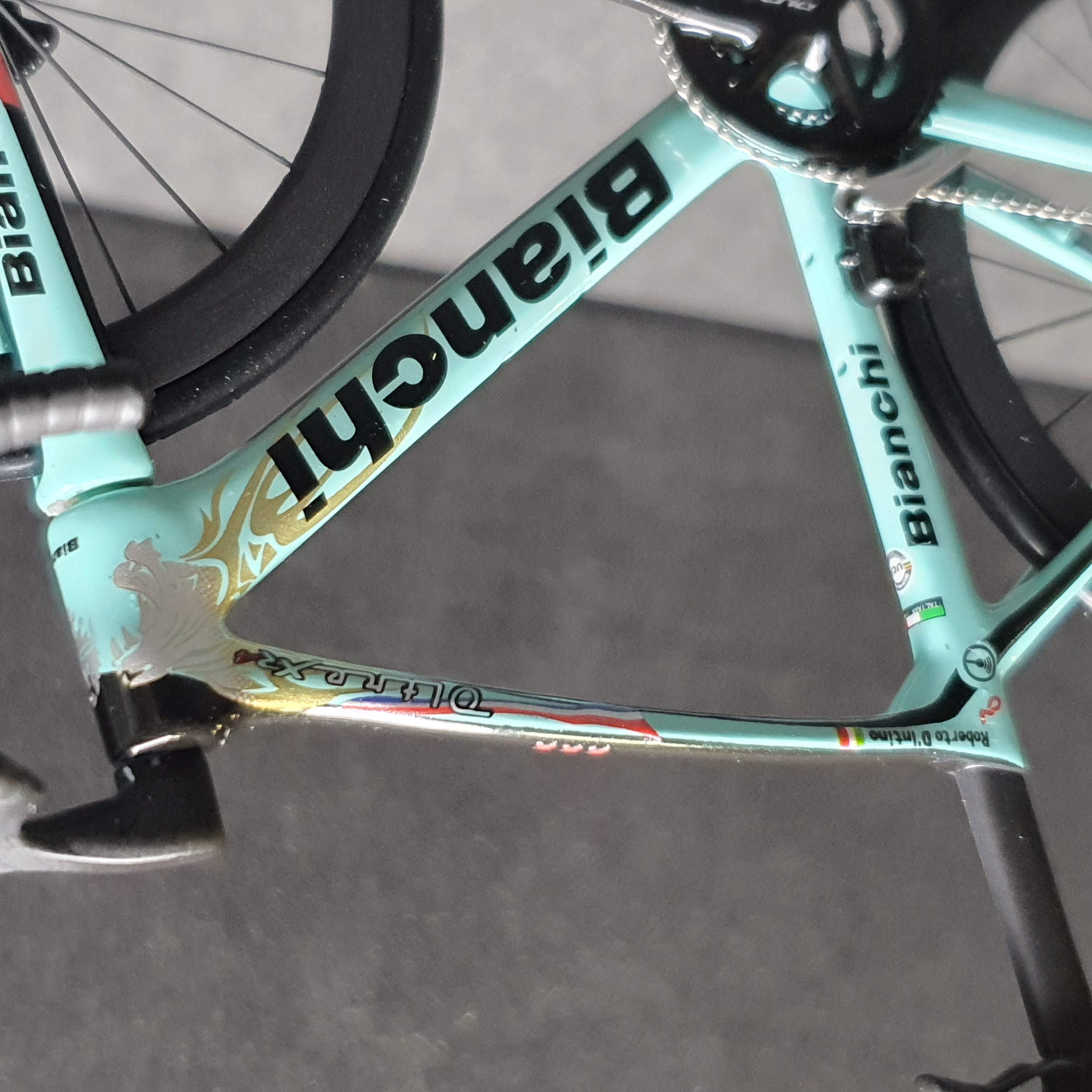 Bianchi Oltre XR4 Specialissima ミニチュア モデル 1:12 ロードバイク |友人や自分自身へのギフト  |スケールモデル |カスタムメイドの超リアル - XR4 Rim Brake