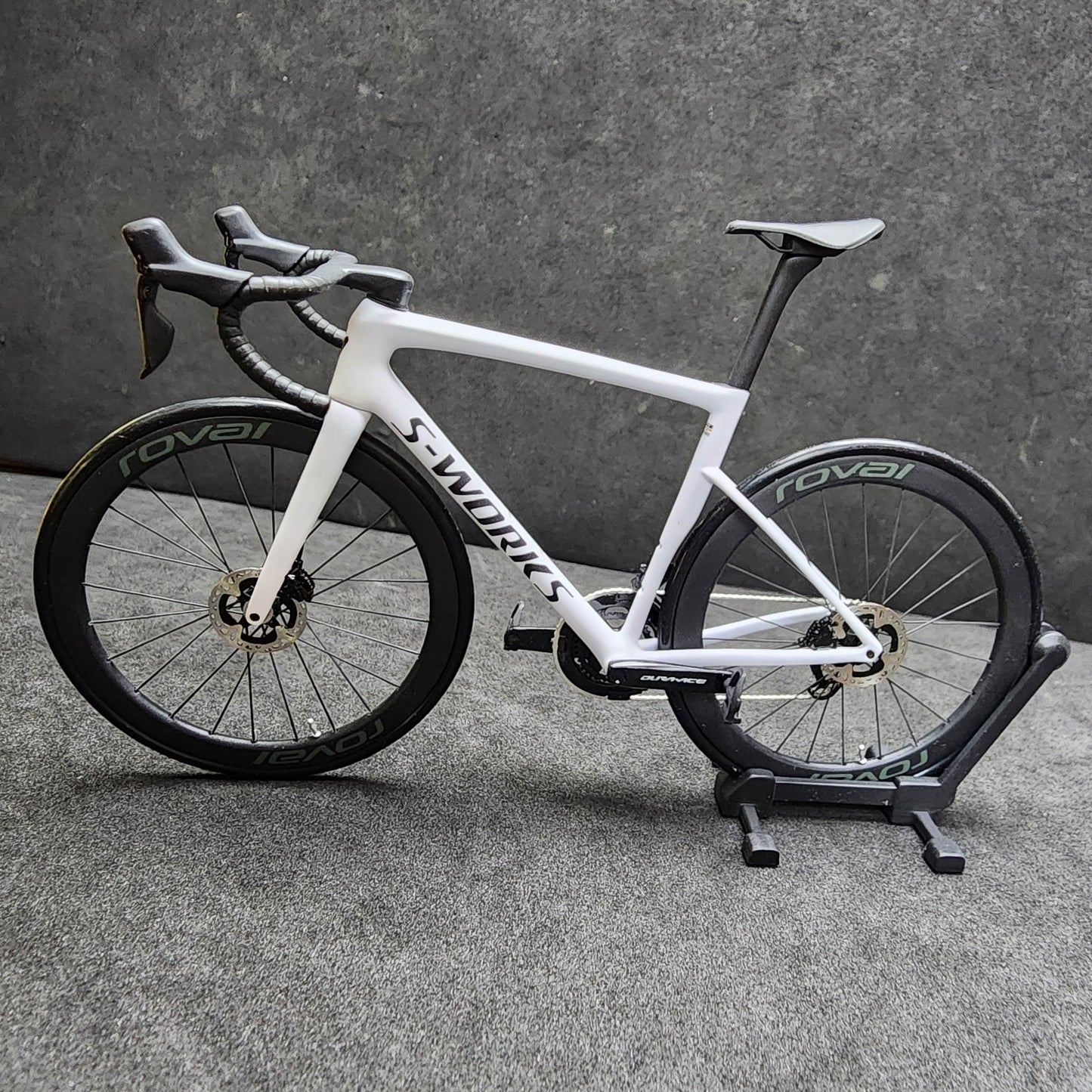 Miniaturas especializadas modelo 1:12 Sworks SL7 SL8 Venge Aethos Roadbike | Presente para seu companheiro ou para você mesmo Modelo em escala