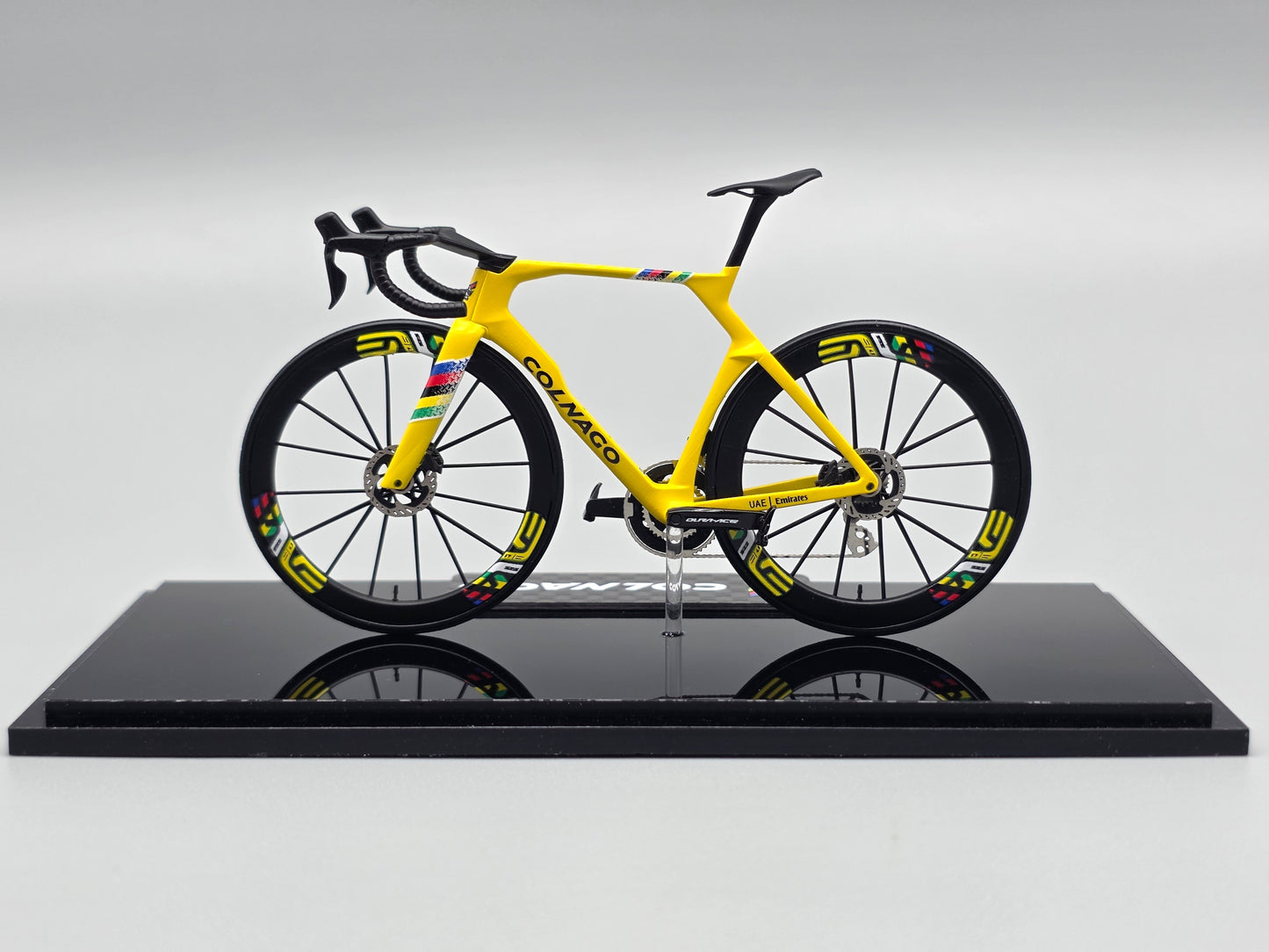 1:18 Colnago Y1Rs Miniatures Model Roadbike Display | Scale Model | Custom-Made Ultra Realistic