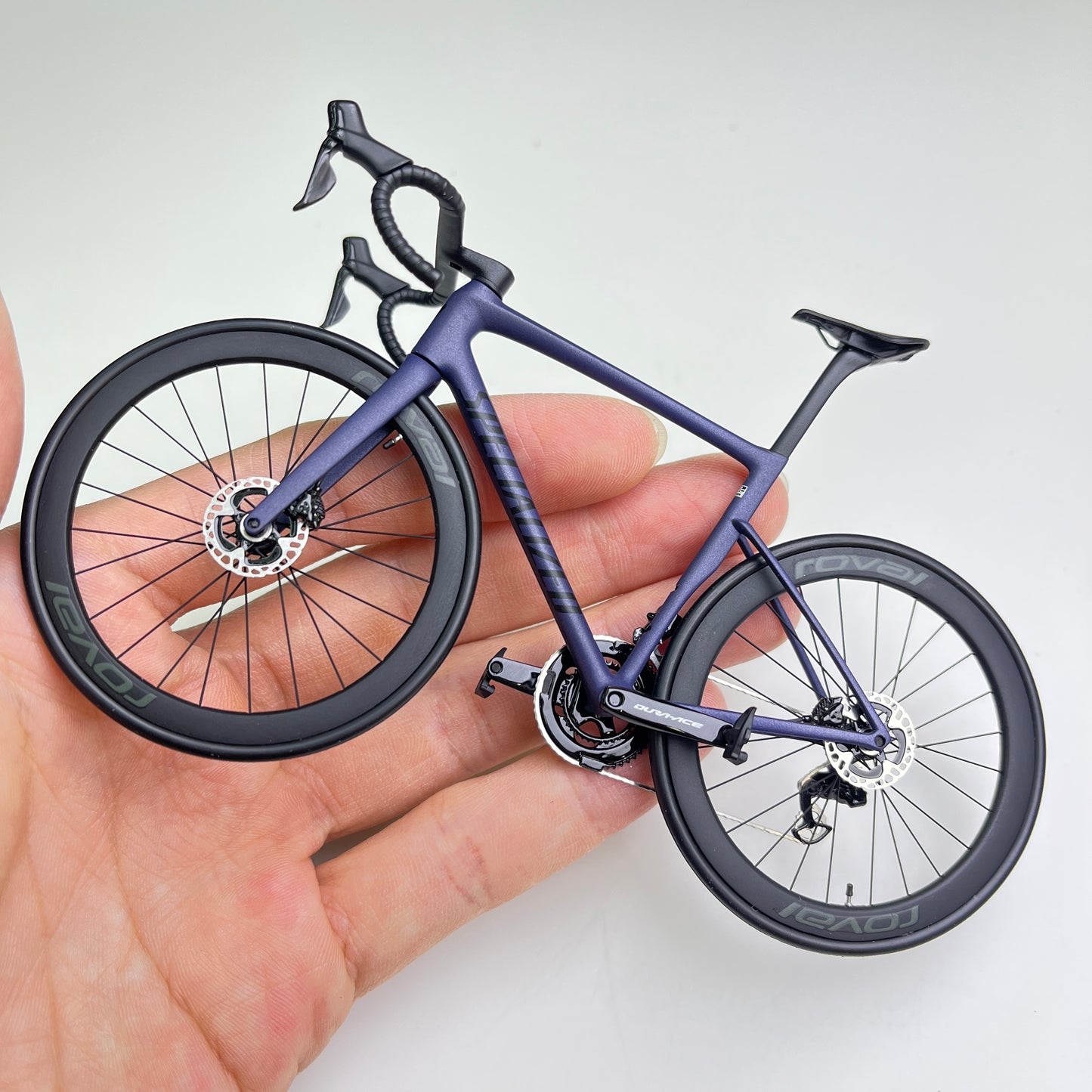 Specialized Miniatures Modell 1:12 Sworks SL7 SL8 Venge Aethos Rennrad | Geschenk für Ihren Partner oder sich selbst. Maßstabsgetreues Modell