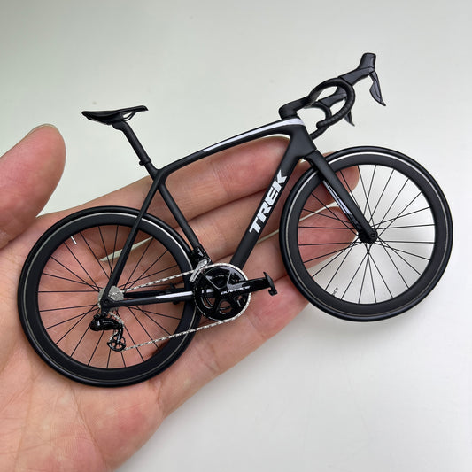Trek Emonda Miniatures Modell 1:12 Rennrad | Geschenk für deinen Partner oder dich selbst | Maßstabsgetreues Modell | Maßgeschneidert, ultrarealistisch