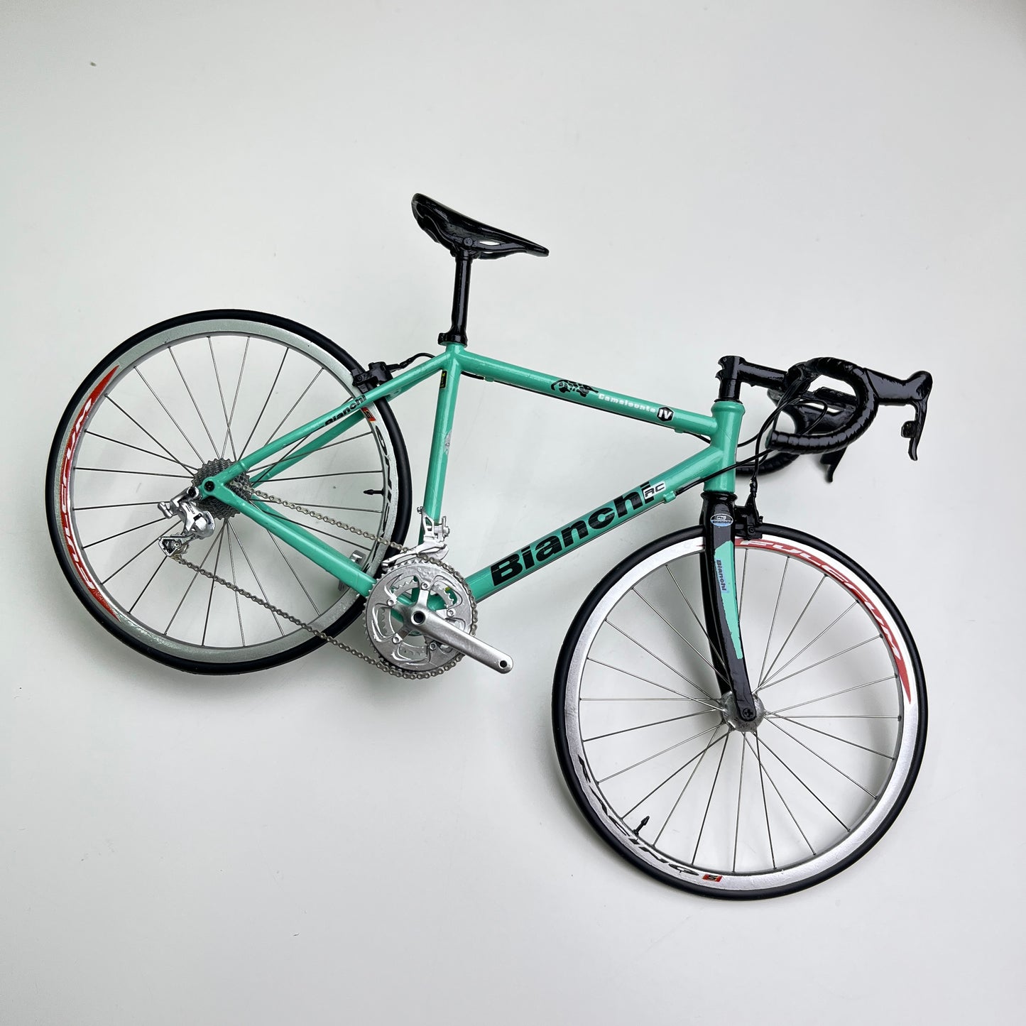 Bianchi Oltre XR4 Specialissima Miniaturas Modelo 1:12 Bicicleta de Carretera | Regalo para tu pareja o para ti mismo | Modelo a escala | Ultra realista hecho a medida