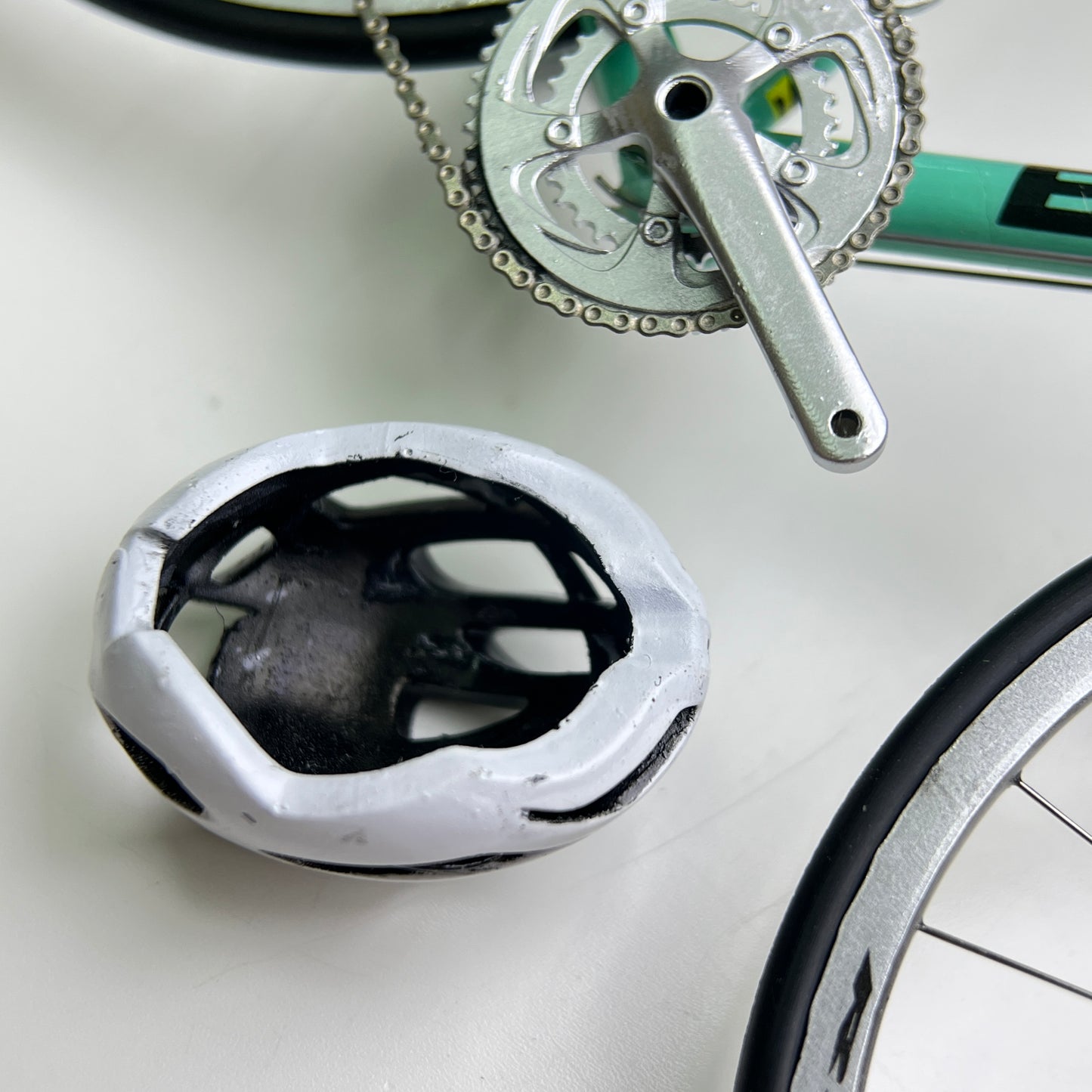 Bianchi Oltre XR4 Specialissima Miniaturas Modelo 1:12 Bicicleta de Carretera | Regalo para tu pareja o para ti mismo | Modelo a escala | Ultra realista hecho a medida