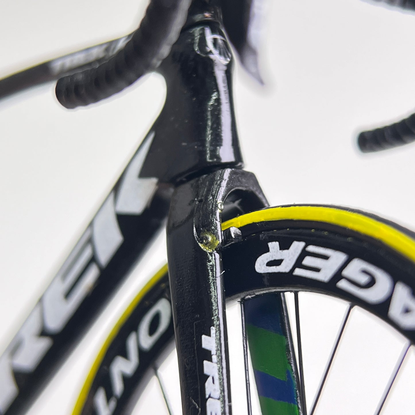 Trek Madone 9 Miniatures Model 1:12 Roadbike Cancellara | Scale Models | Custom-Made Ultra Realistic