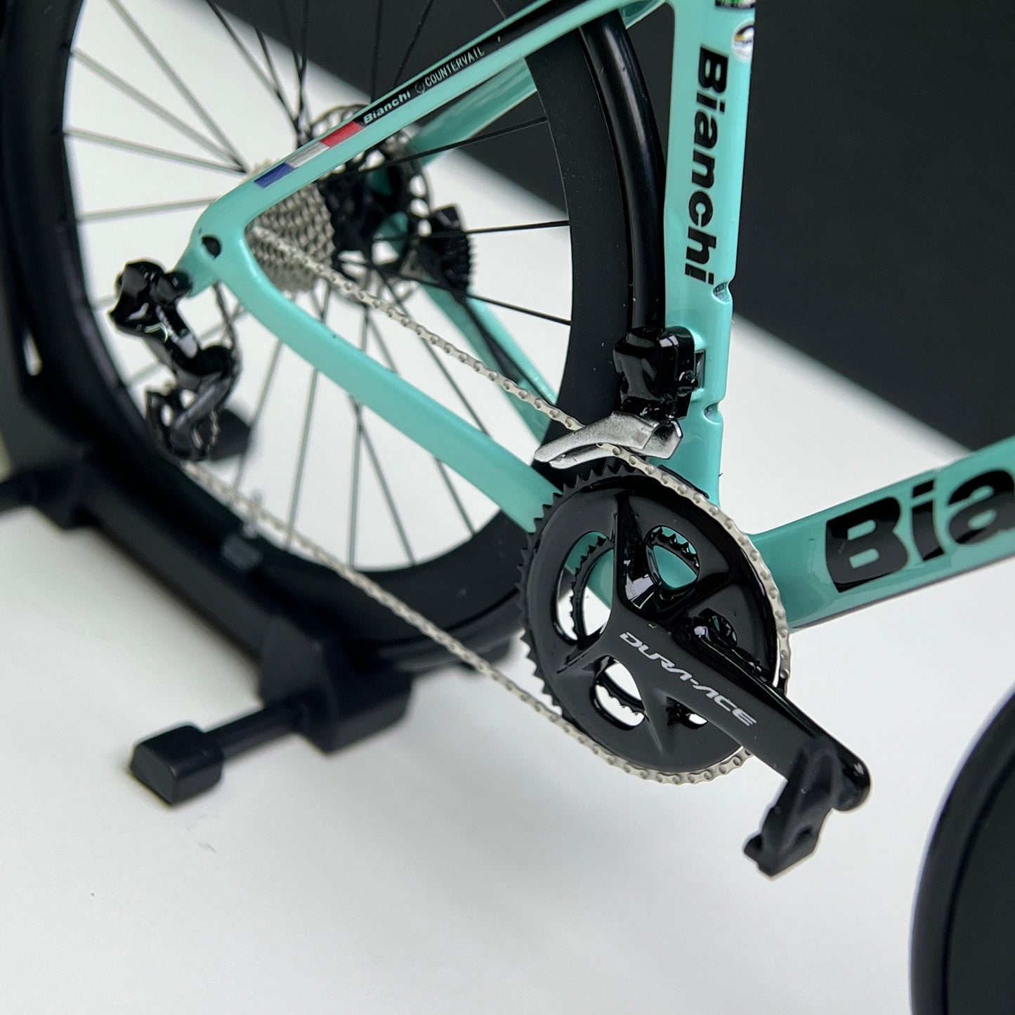 Bianchi Oltre XR4 Specialissima Miniaturas Modelo 1:12 Roadbike | Presente para seu companheiro ou para você mesmo | Modelo em escala | Ultra realista feito sob medida