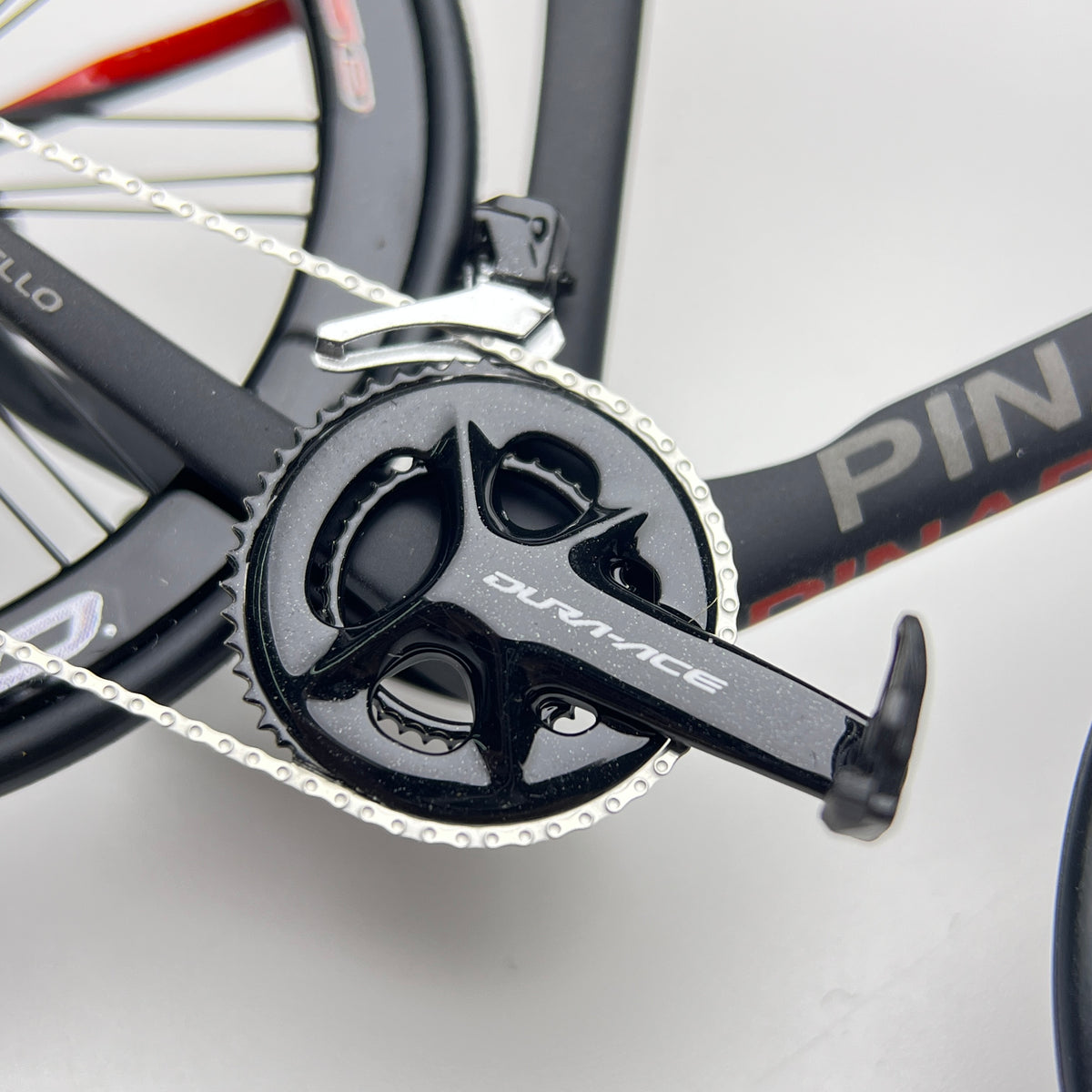 Pinarello Dogma FX F12 F10 F8 Modelo miniatura 1:12 Roadbike | Presente para seu companheiro ou para você mesmo | Modelo em escala | Modelo de miniaturas personalizadas