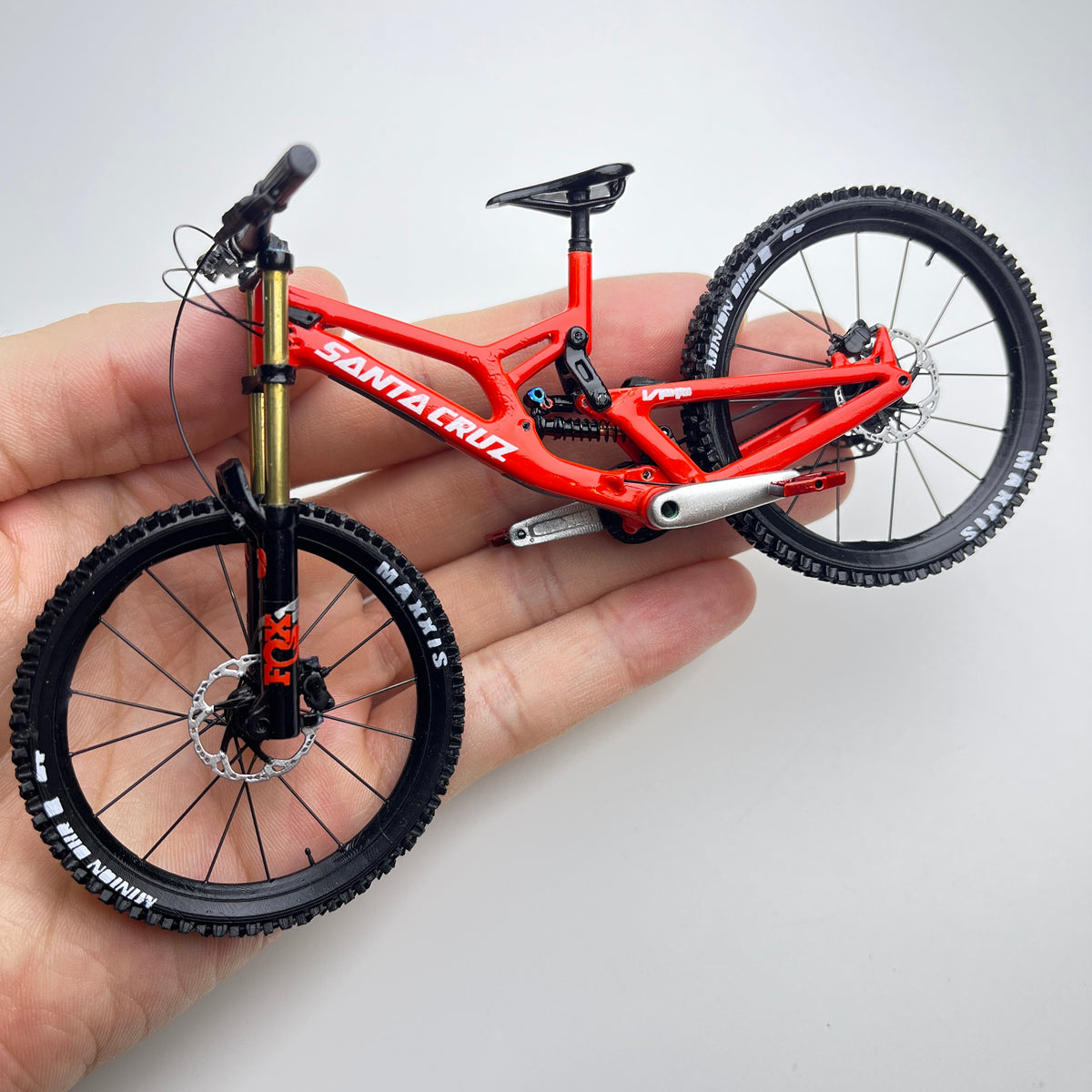 Santa Cruz V10 Scale Model | Miniature Bike Model