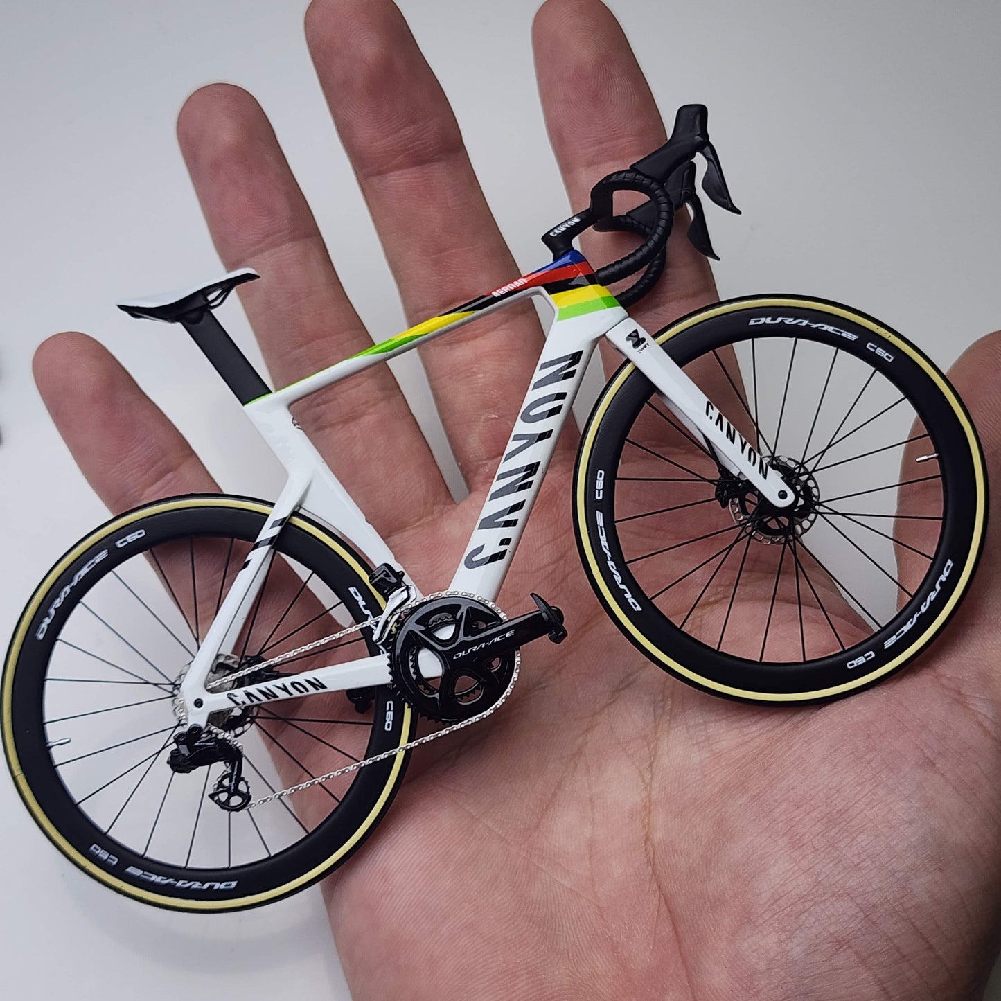 Canyon Aeroad CF SLX CFR Miniaturmodell 1:12 Rennrad