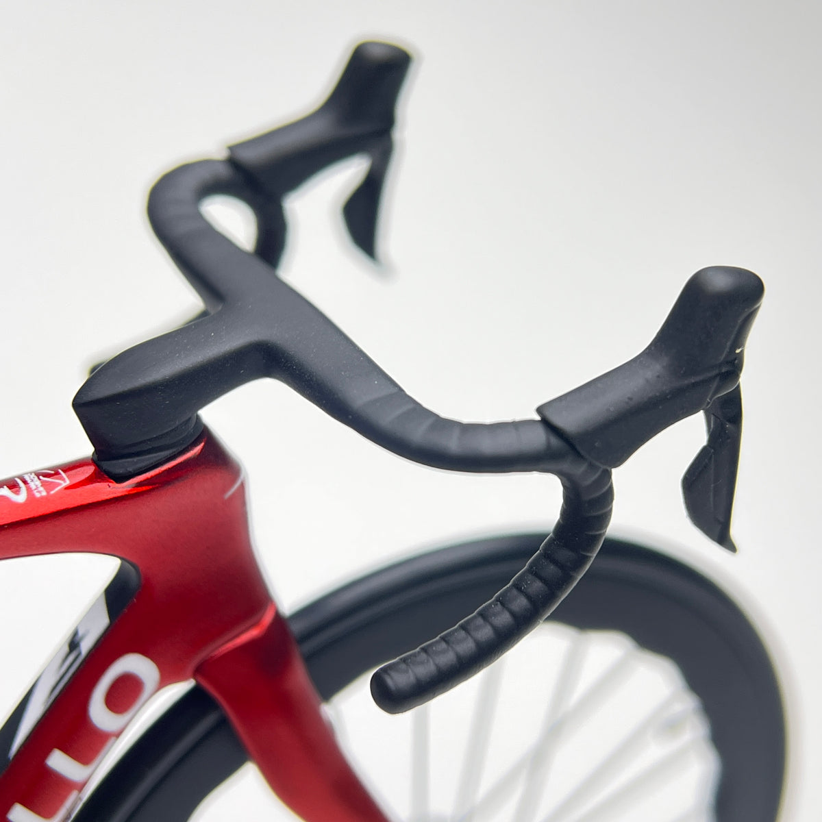 Pinarello Dogma F Stary Red Miniature Model 1:12 Roadbike | Scale Models | Custom-Made Miniatures Model