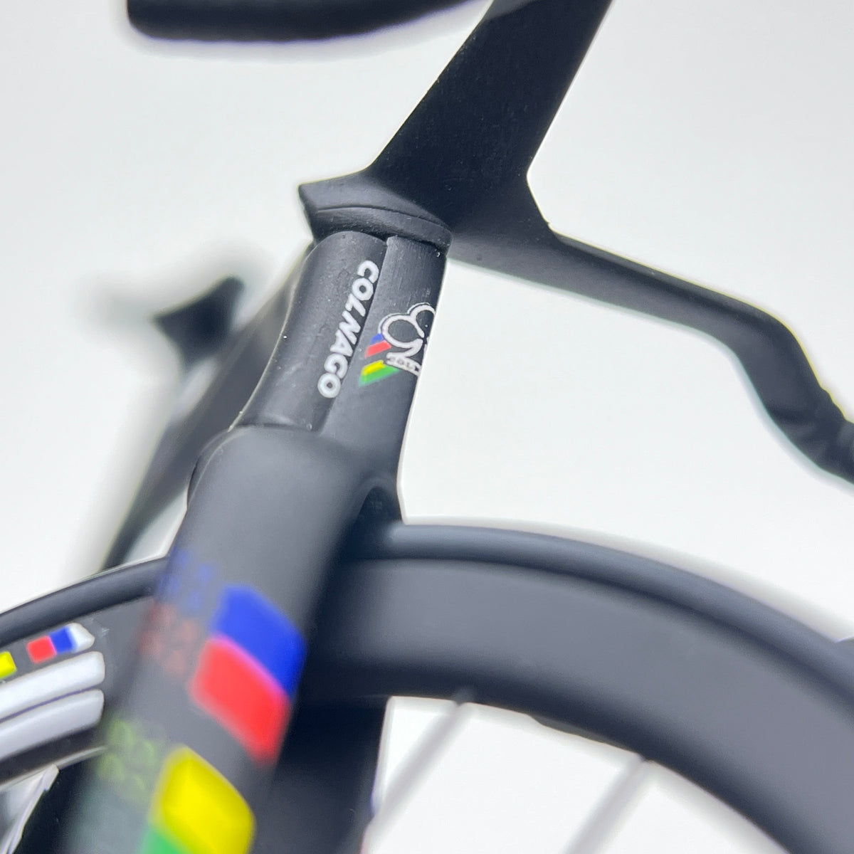 Bianchi Oltre XR4 Specialissima Miniatures Modèle 1:12 Vélo de route | Cadeau pour votre compagnon ou vous-même | Modèle réduit | Ultra réaliste sur mesure