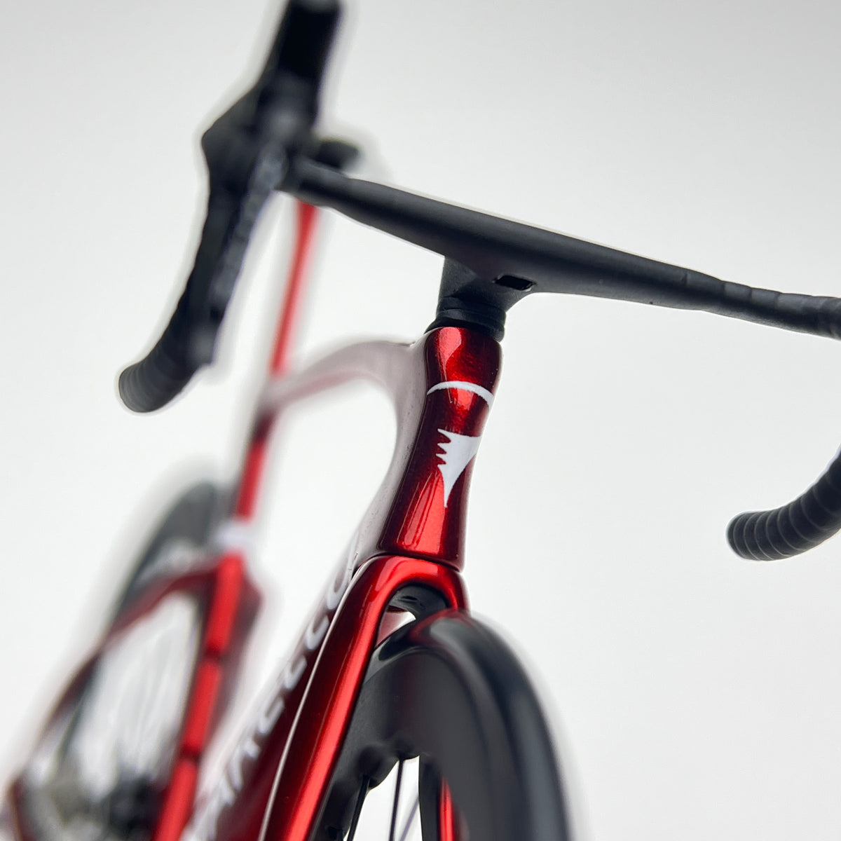 Pinarello Dogma F Stary Red Miniature Model 1:12 Roadbike | Scale Models | Custom-Made Miniatures Model