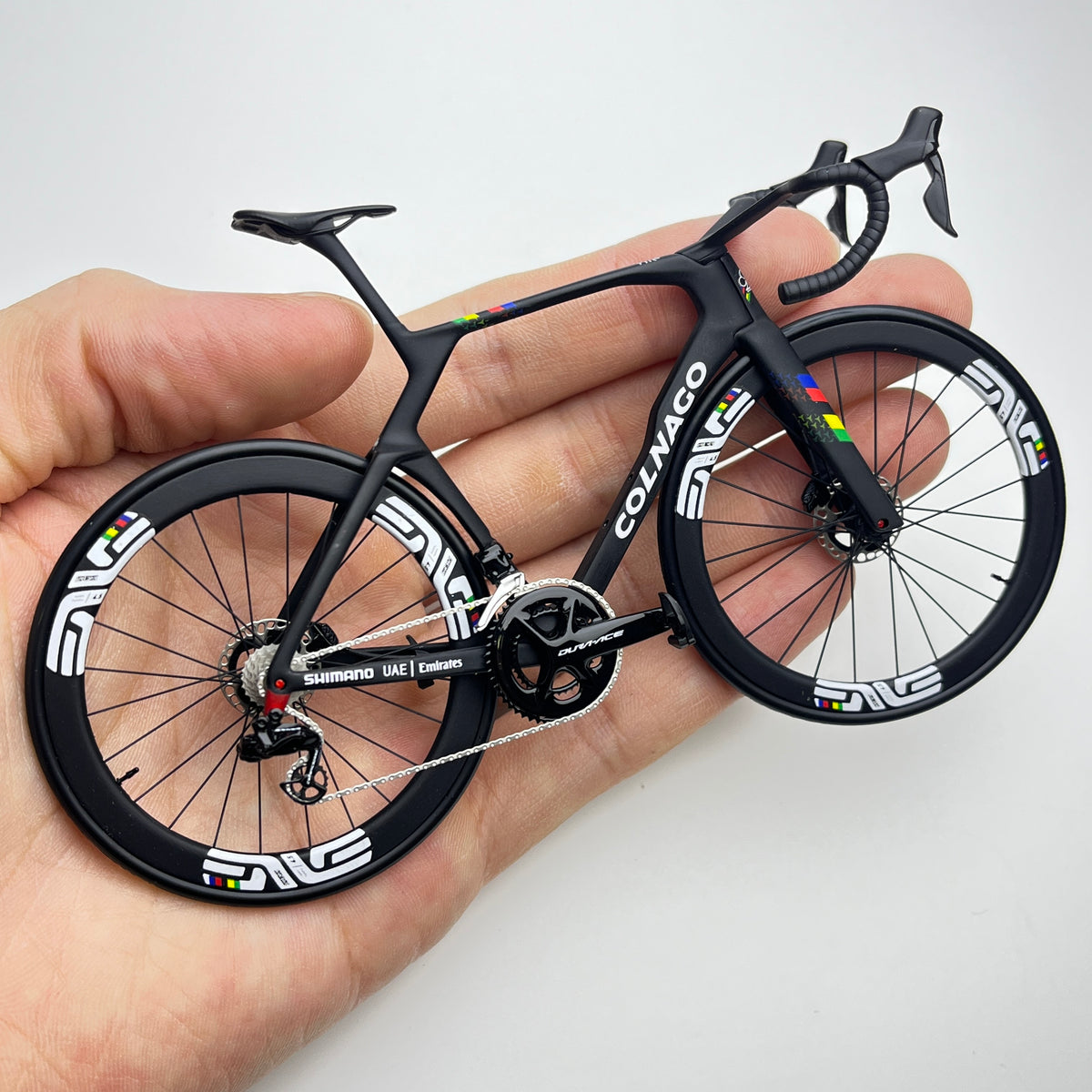 Bianchi Oltre XR4 Specialissima Miniatures Modèle 1:12 Vélo de route | Cadeau pour votre compagnon ou vous-même | Modèle réduit | Ultra réaliste sur mesure