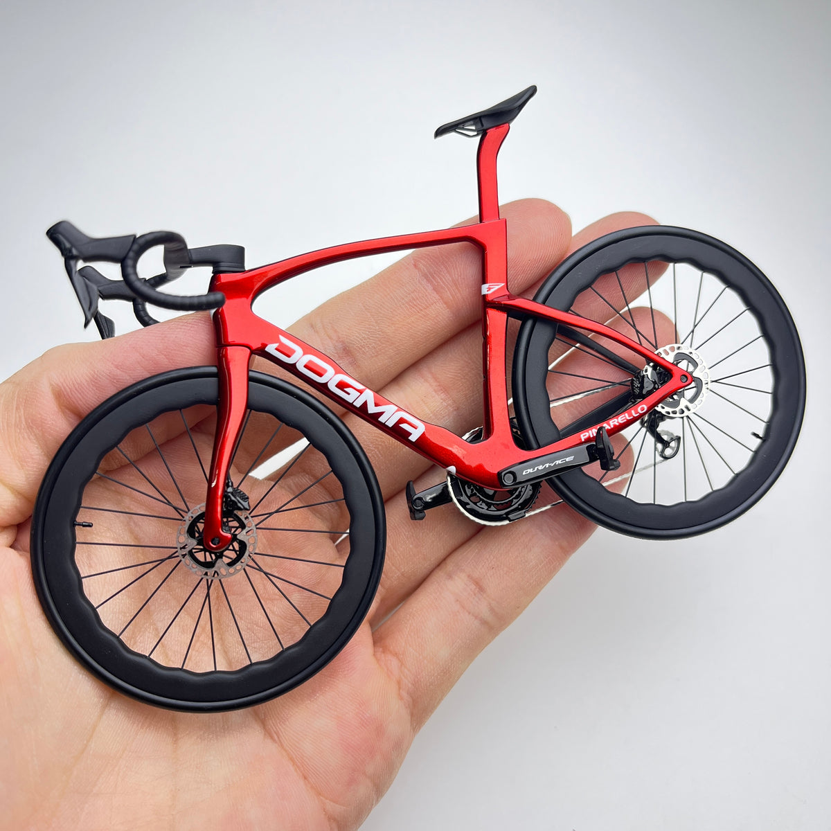 Pinarello Dogma F Stary Red Miniature Model 1:12 Roadbike | Scale Models | Custom-Made Miniatures Model
