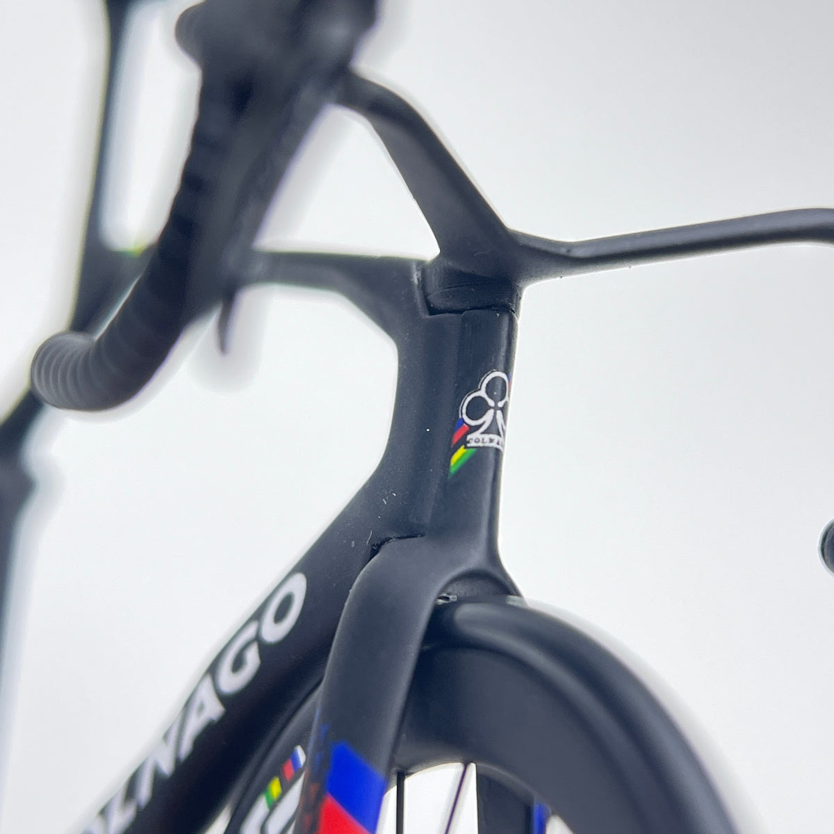 Bianchi Oltre XR4 Specialissima Miniatures Modèle 1:12 Vélo de route | Cadeau pour votre compagnon ou vous-même | Modèle réduit | Ultra réaliste sur mesure