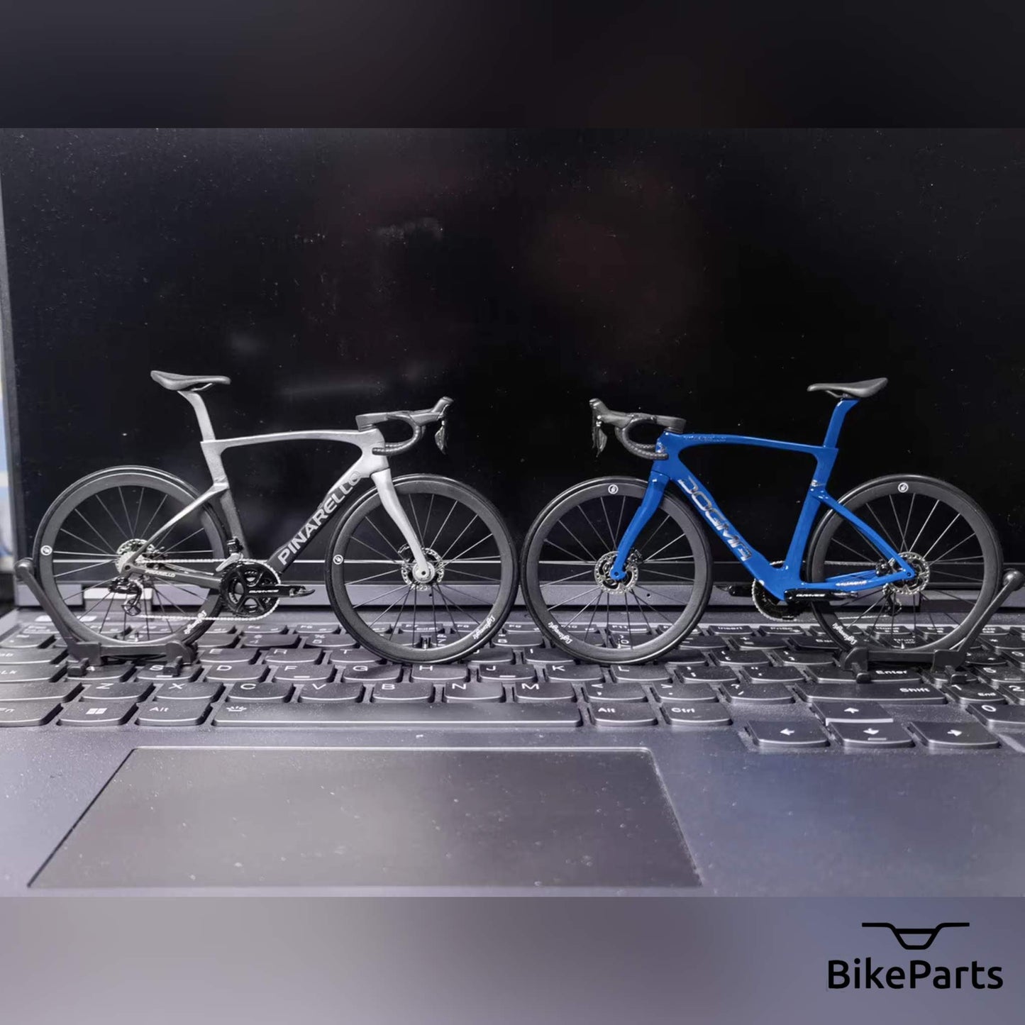 Pinarello Dogma FX F12 F10 F8 miniatuurmodel 1:12 racefiets | Cadeau voor je partner of jezelf | Schaalmodel | Op maat gemaakt miniatuurmodel