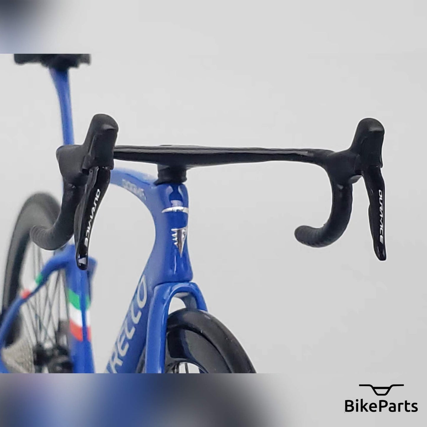 Pinarello Dogma FX F12 F10 F8 Miniatyrmodell 1:12 Roadbike | Present till din partner eller dig själv | Skalmodell | Skräddarsydd miniatyrmodell