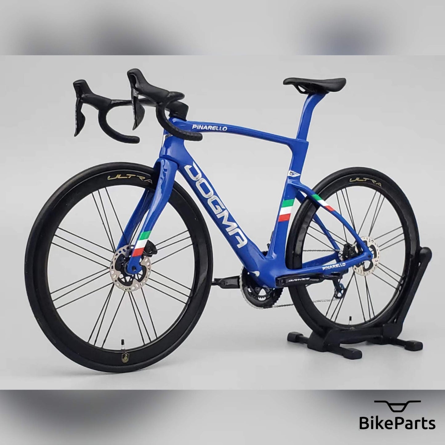 Pinarello Dogma FX F12 F10 F8 Miniaturmodell 1:12 Rennrad | Geschenk für deinen Partner oder dich selbst | Maßstabsgetreues Modell | Maßgeschneidertes Miniaturmodell