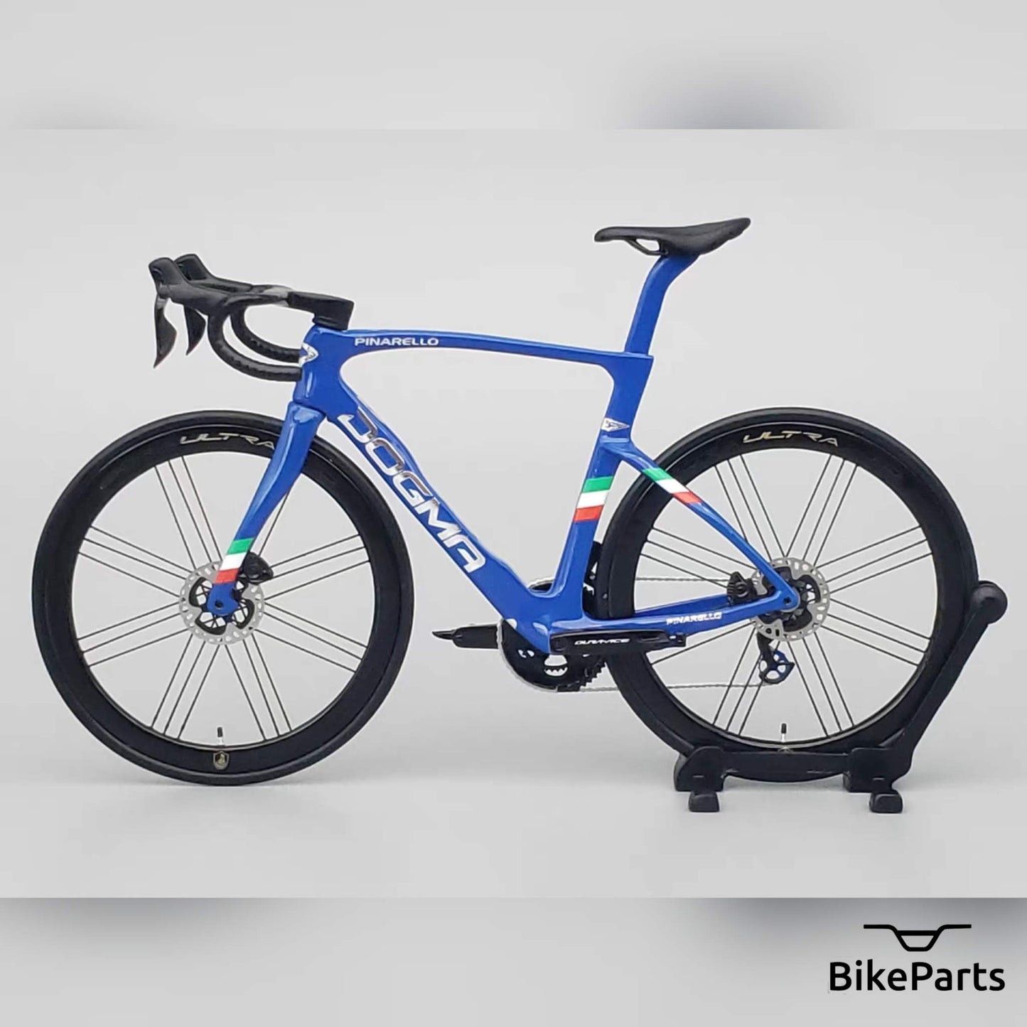 Pinarello Dogma FX F12 F10 F8 Modèle miniature 1:12 Vélo de route | Cadeau pour votre compagnon ou vous-même | Modèle réduit | Modèle miniature sur mesure