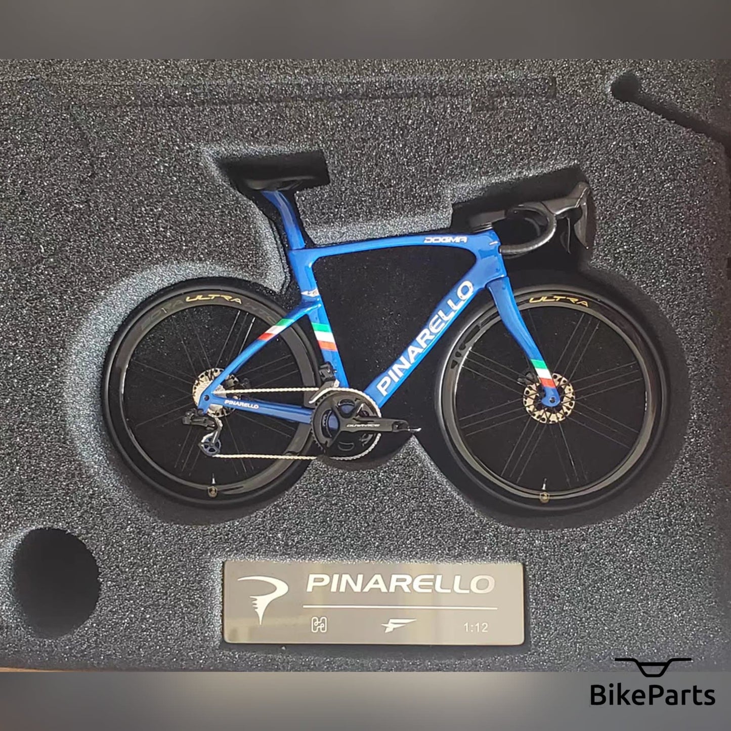 Pinarello Dogma FX F12 F10 F8 miniatuurmodel 1:12 racefiets | Cadeau voor je partner of jezelf | Schaalmodel | Op maat gemaakt miniatuurmodel