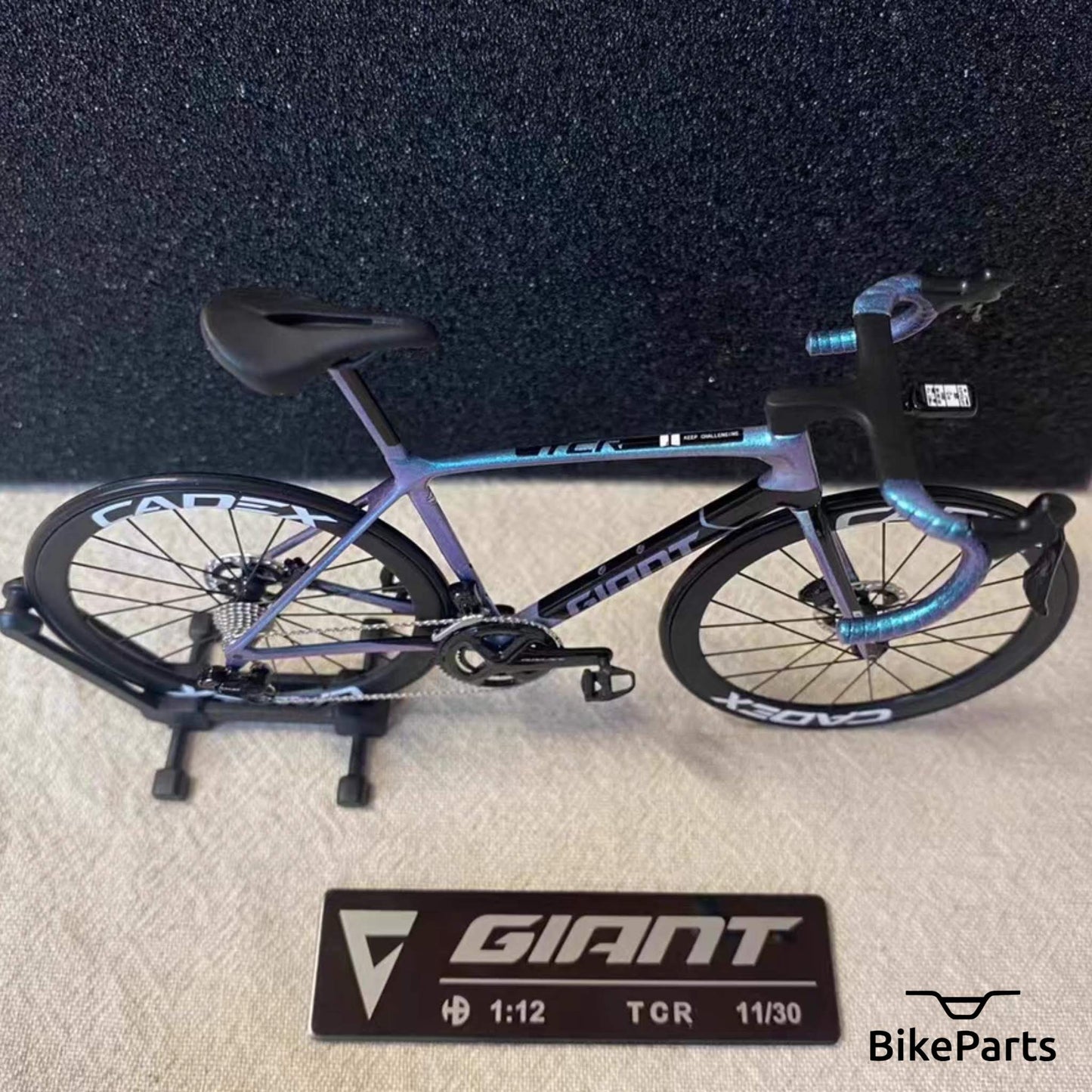 Bicicleta de carretera Giant TCR Advanced SL Disc Miniaturas Modelo 1:12 | Regalo Sunweb para tu pareja o para ti mismo | Modelo a Escala I Ultra Realista Hecho a Medida