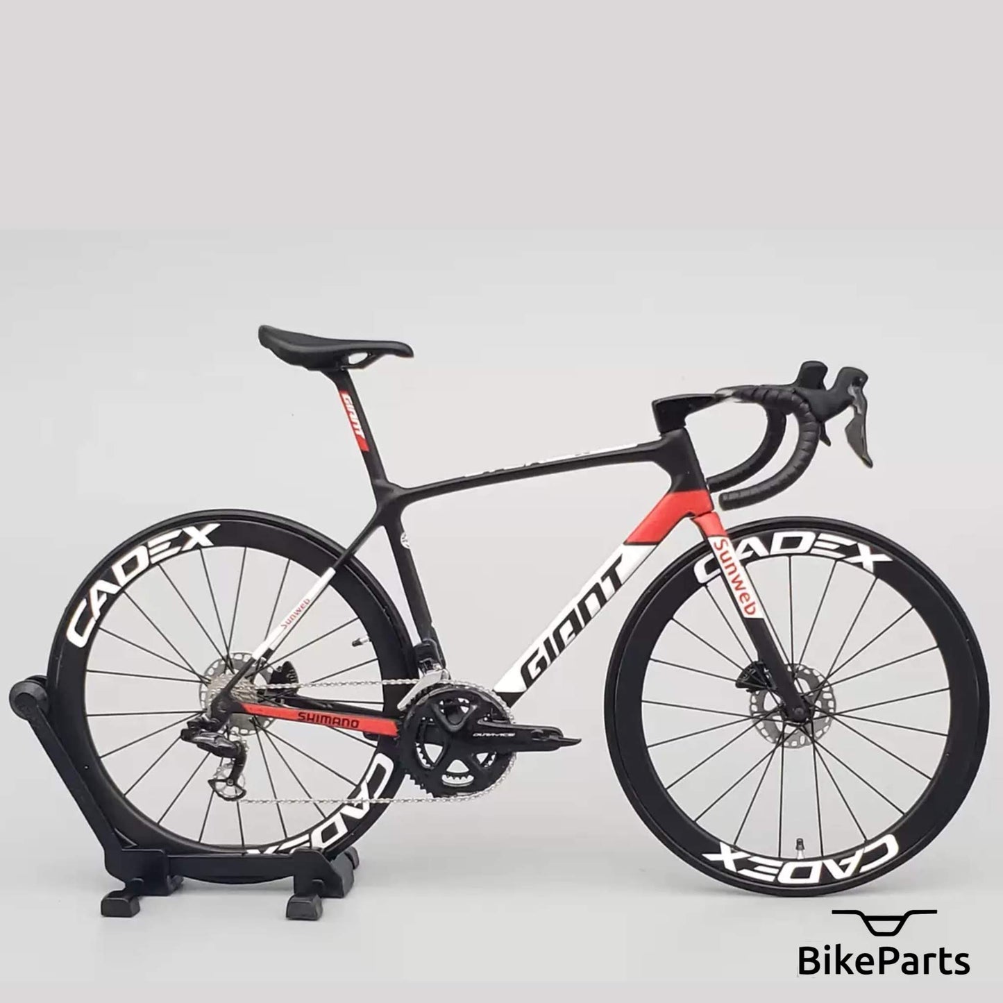 Giant TCR Advanced SL Disc Miniatures Modèle 1:12 Vélo de route | Cadeau Sunweb pour votre partenaire ou vous-même | Maquette I Sur Mesure Ultra Réaliste