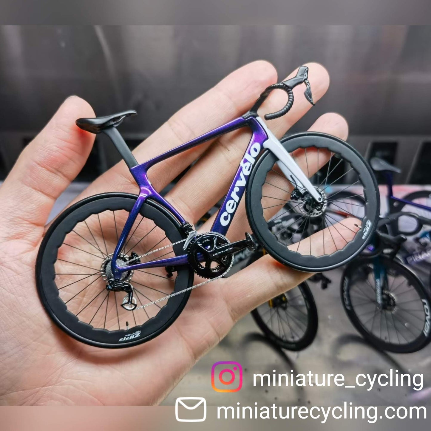 Cervelo S5 Miniatures Model 1:12 Roadbike | Jumbo Visma dárek pro vašeho partnera nebo pro sebe | Model v měřítku | Na zakázku ultra realistické