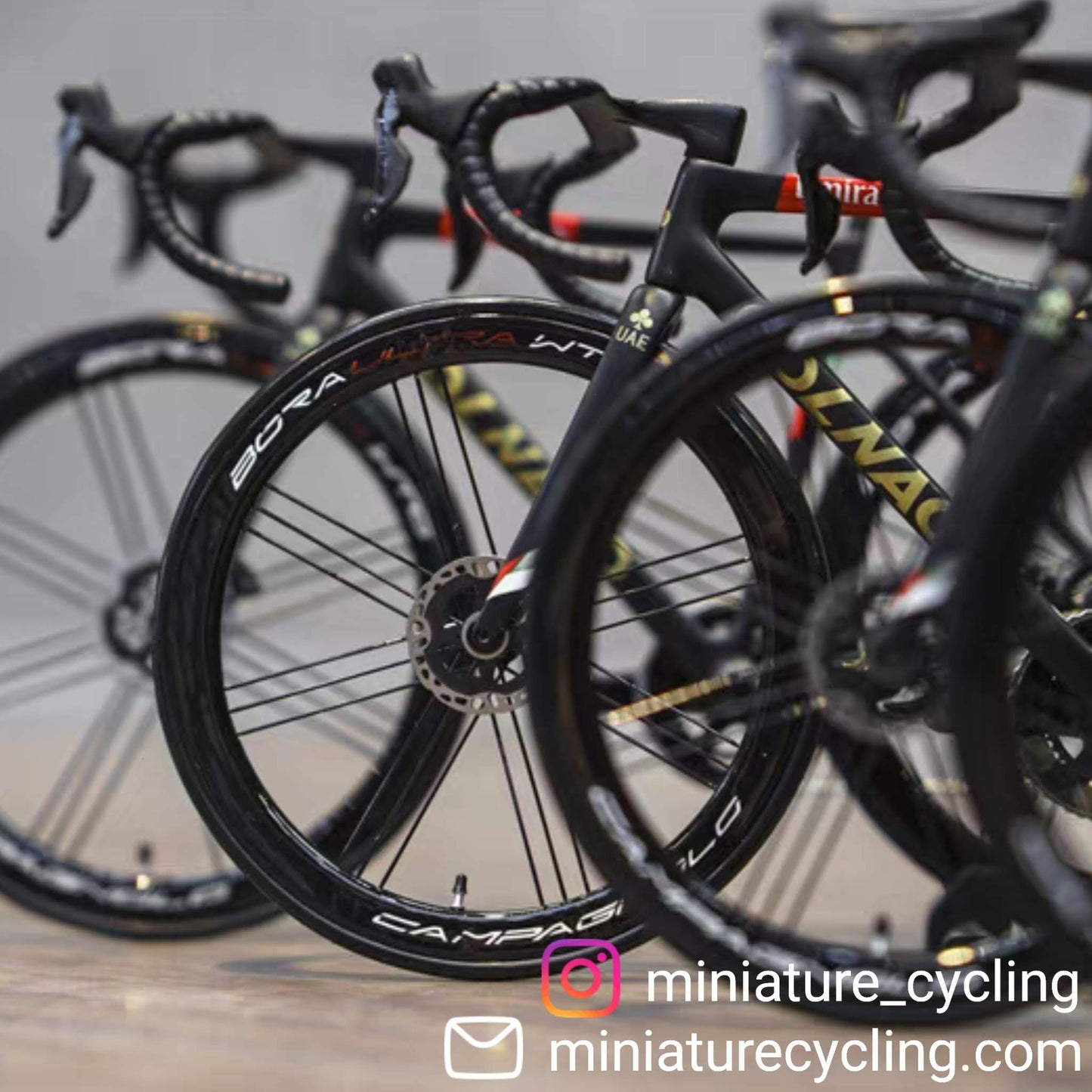 Colnago V3RS miniatyrmodell 1:12 Ultra Realistic | Pogacar TDF 2022 UAE