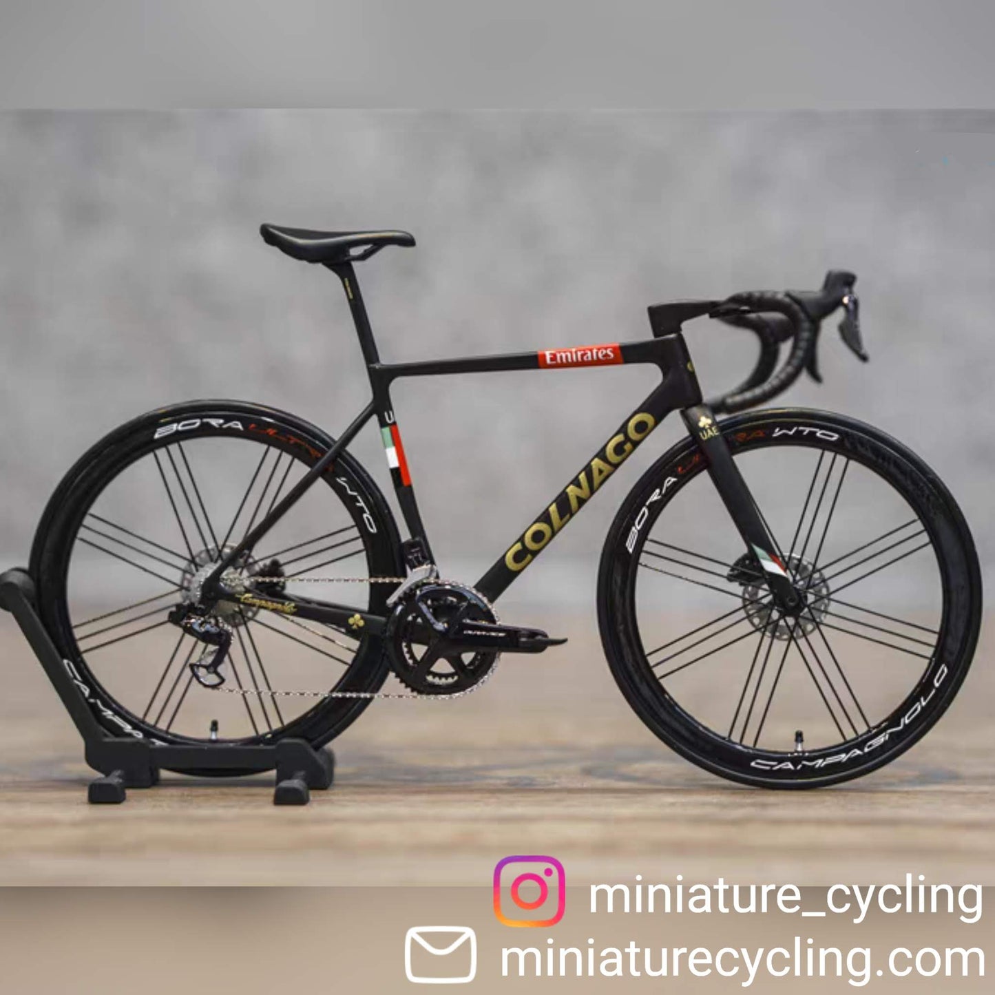 Colnago V3RS Modèle Miniature 1:12 Ultra Réaliste | Pogacar TDF 2022 EAU