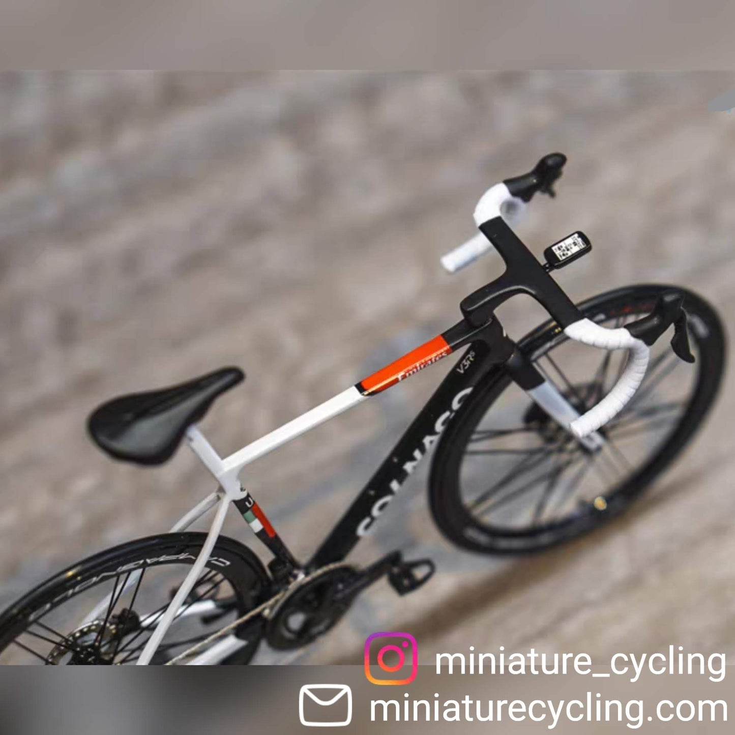 Miniaturní model Colnago V3RS 1:12 ultra realistický | Pogacar TDF 2022 UAE