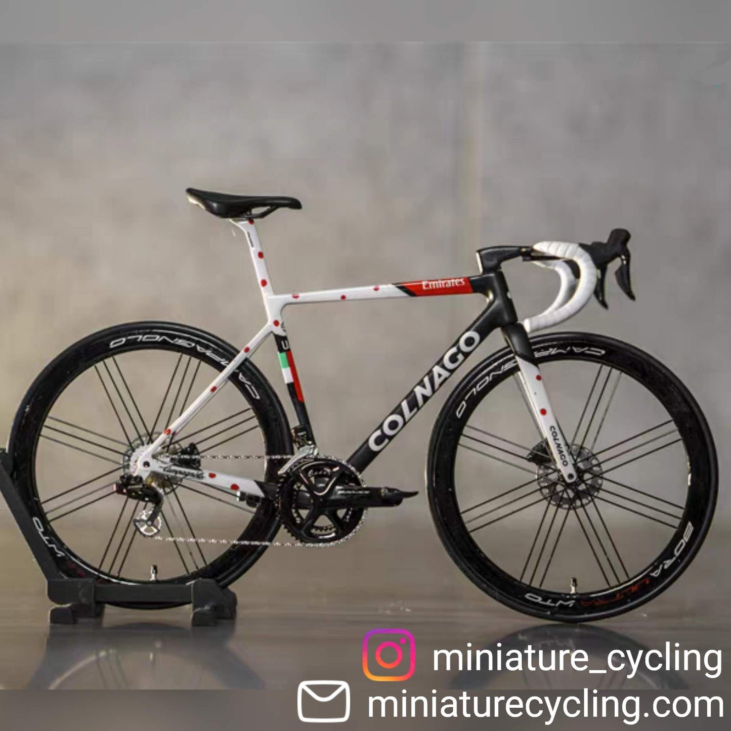 Colnago V3RS Modèle Miniature 1:12 Ultra Réaliste | Pogacar TDF 2022 EAU