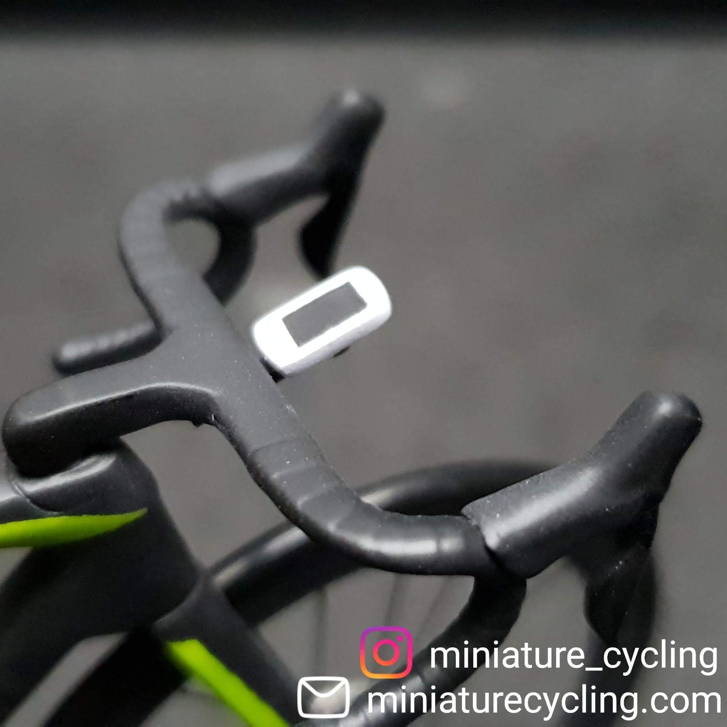 Specialized Tarmac SL5 Sworks Miniatures Modèle 1:12 Vélo de route | Cadeau pour votre compagnon ou vous-même | Modèle réduit | Ultra réaliste sur mesure