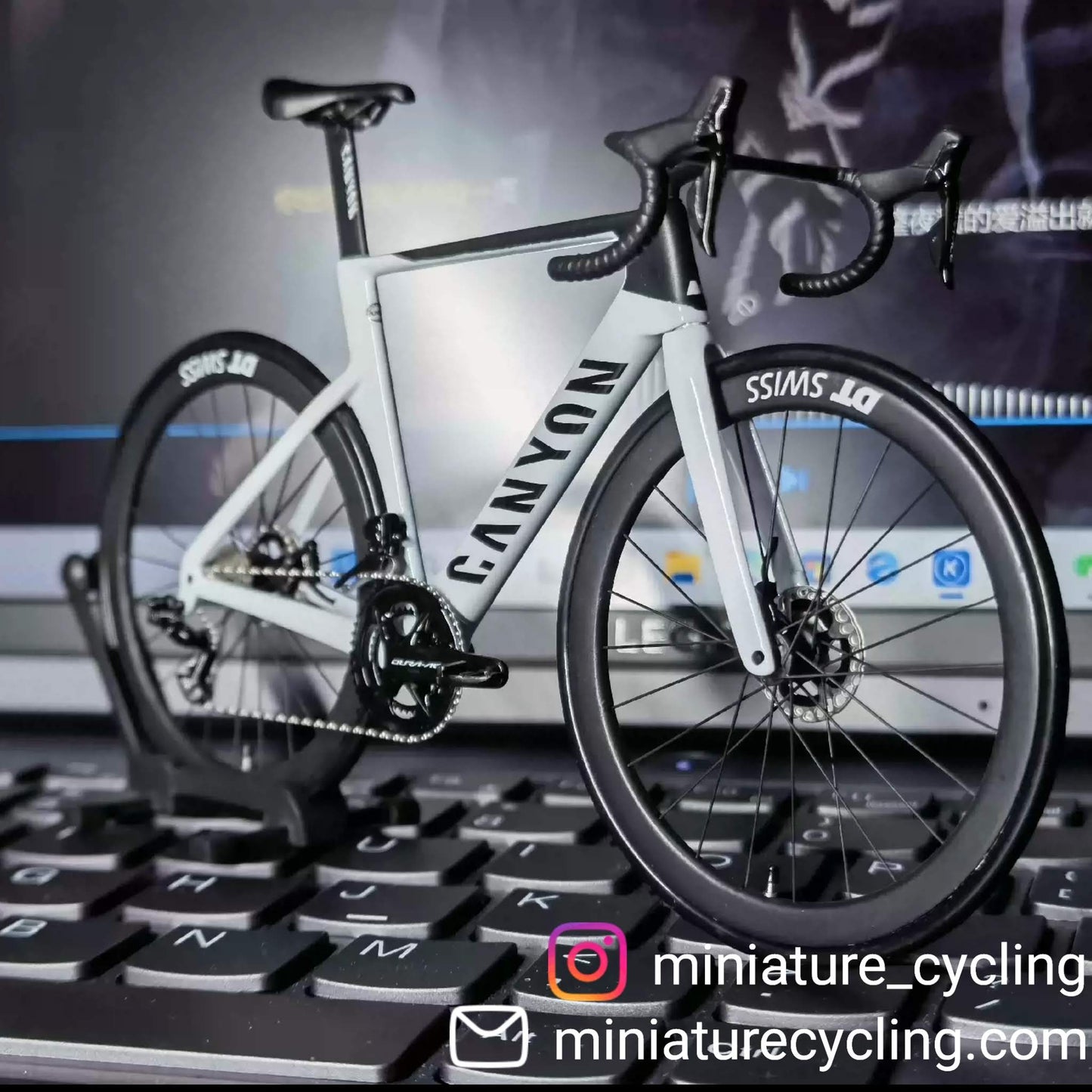 Canyon Aeroad CF SLX CFR 미니어처 모델 1:12 로드바이크 | 친구나 자신을 위한 MVDP 선물 | 축소 모형 맞춤형 초현실적