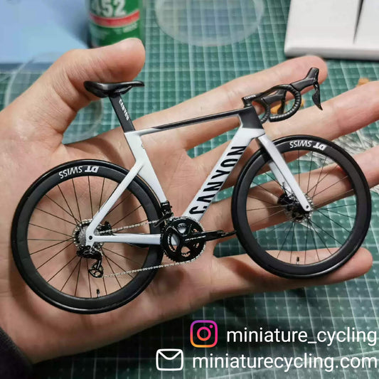 Canyon Aeroad CF SLX CFR Miniaturas Modelo 1:12 Bicicleta de carretera | Regalo MVDP para tu pareja o para ti mismo | Modelo a escala hecho a medida ultrarrealista