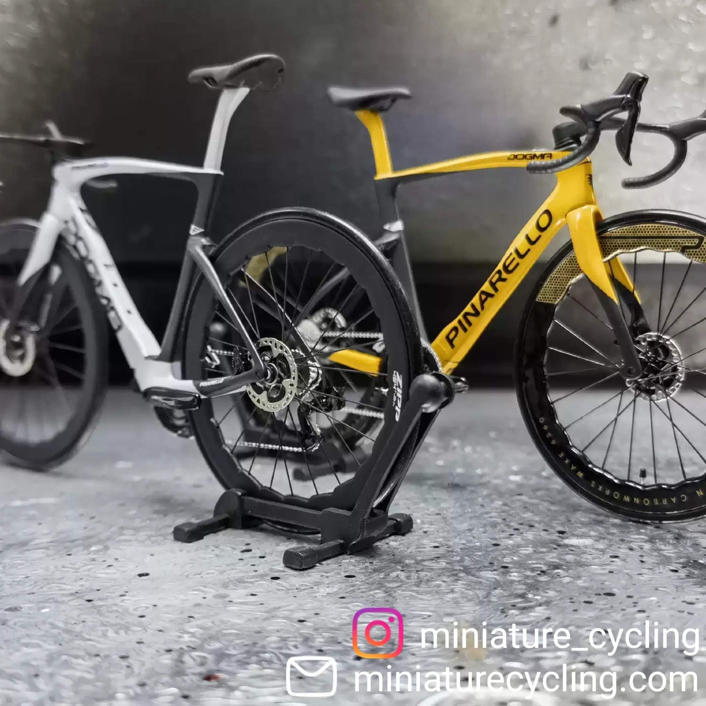 Pinarello Dogma F X F12 F10 F8 Miniature Model 1:12 Roadbike | Scale Models | Custom-Made Miniatures Model