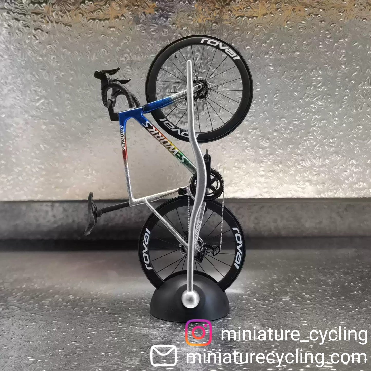 Miniaturas especializadas modelo 1:12 Sworks SL7 SL8 Venge Aethos Roadbike | Presente para seu companheiro ou para você mesmo Modelo em escala